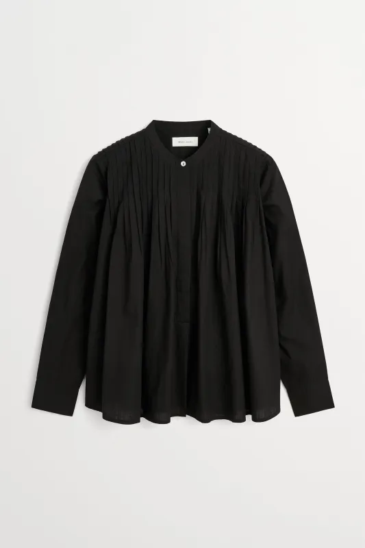 Dot shirt - Black made by Skall Studio
