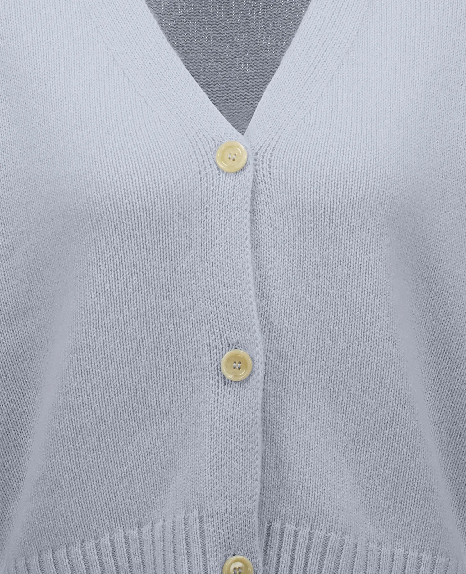 Cashmere Strickjacke in Blau sold by Allude product image thumbnail 4