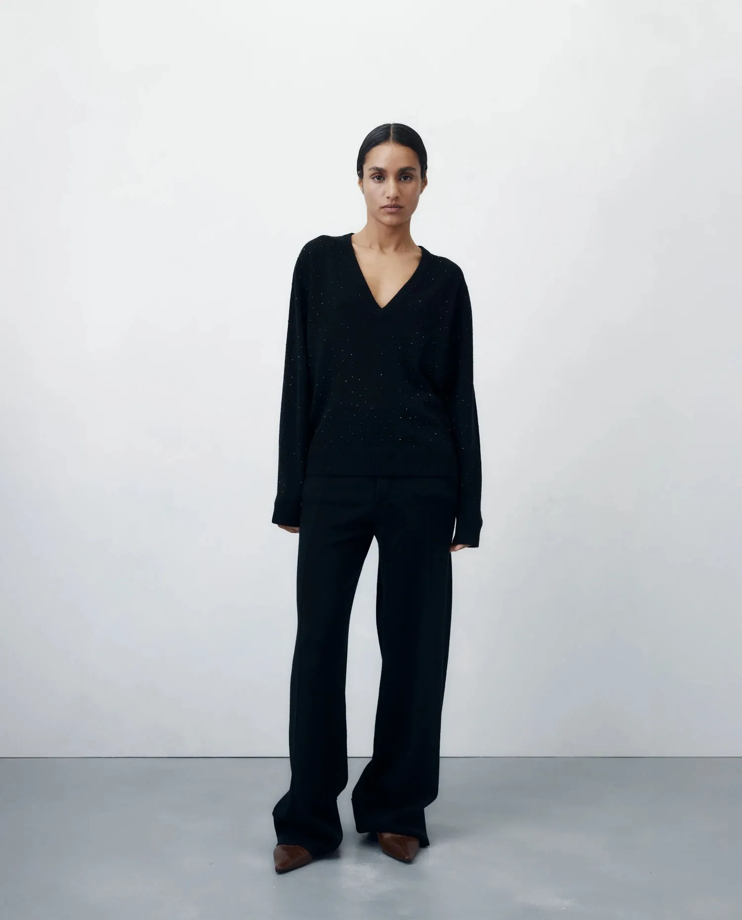 Cashmere Pullover in Schwarz sold by Allude