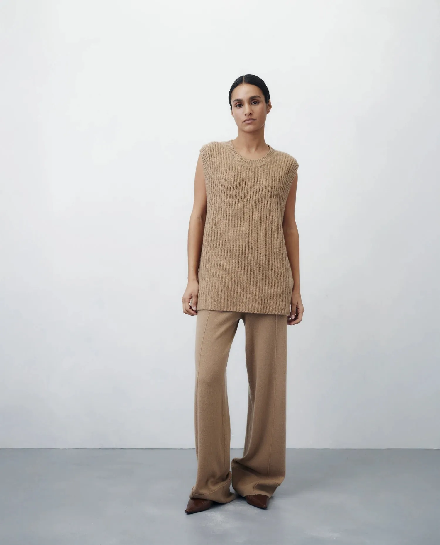 Woll-Mischung Pullover in Beige sold by Allude product image thumbnail 3