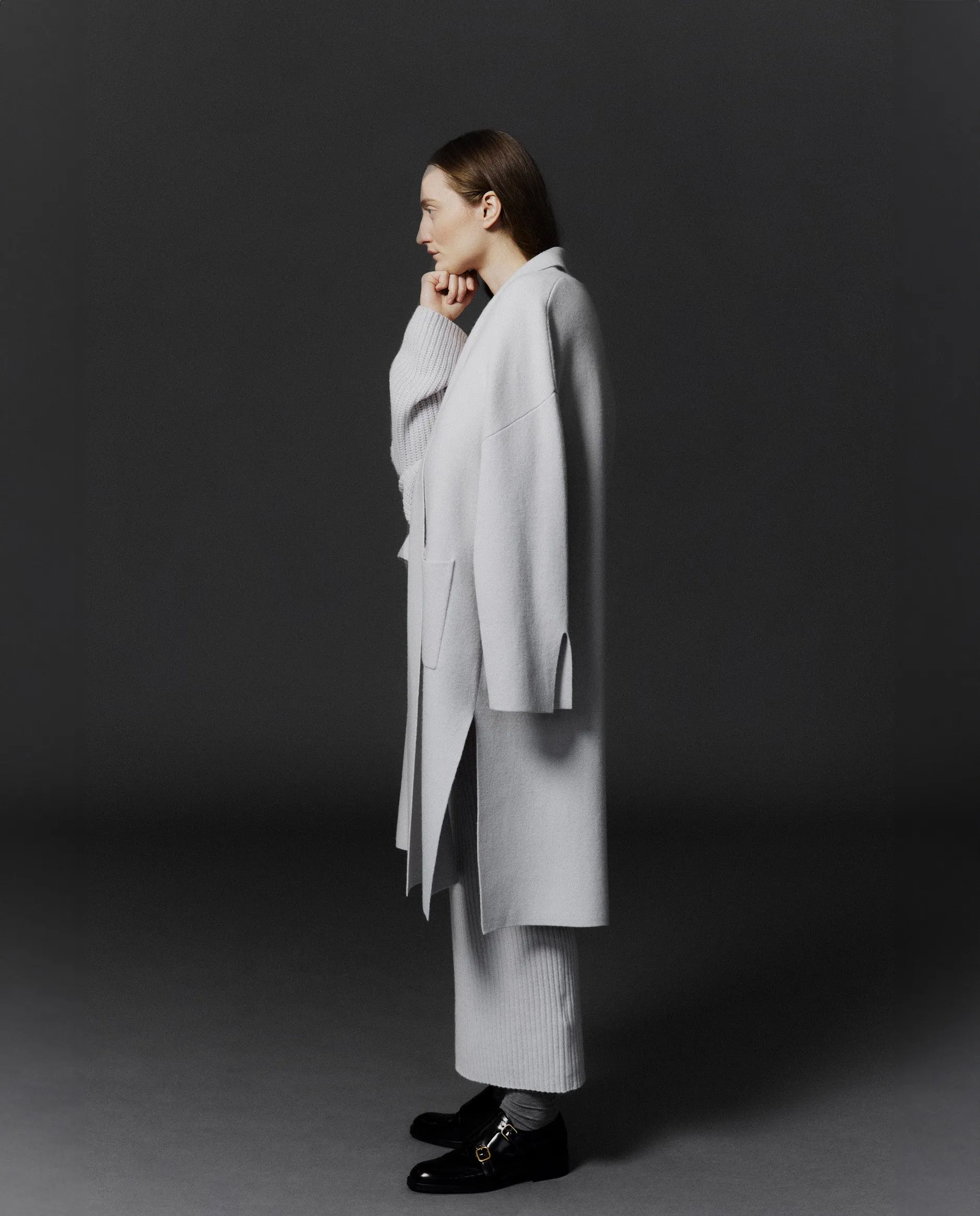 Mantel aus Cashmere-Mischung in Grau sold by Allude product image thumbnail 2