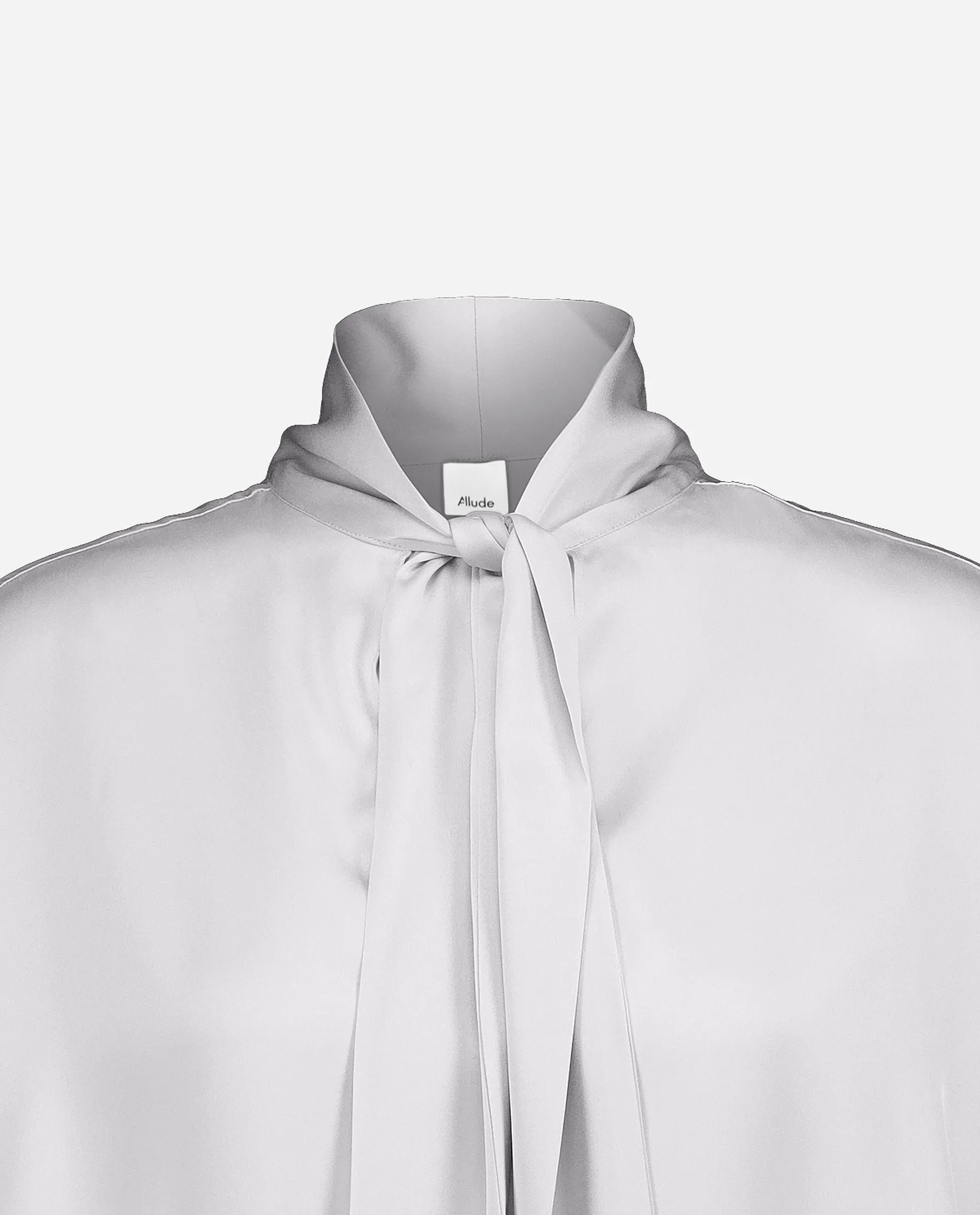 Bluse aus Seide in Grau sold by Allude product image thumbnail 3