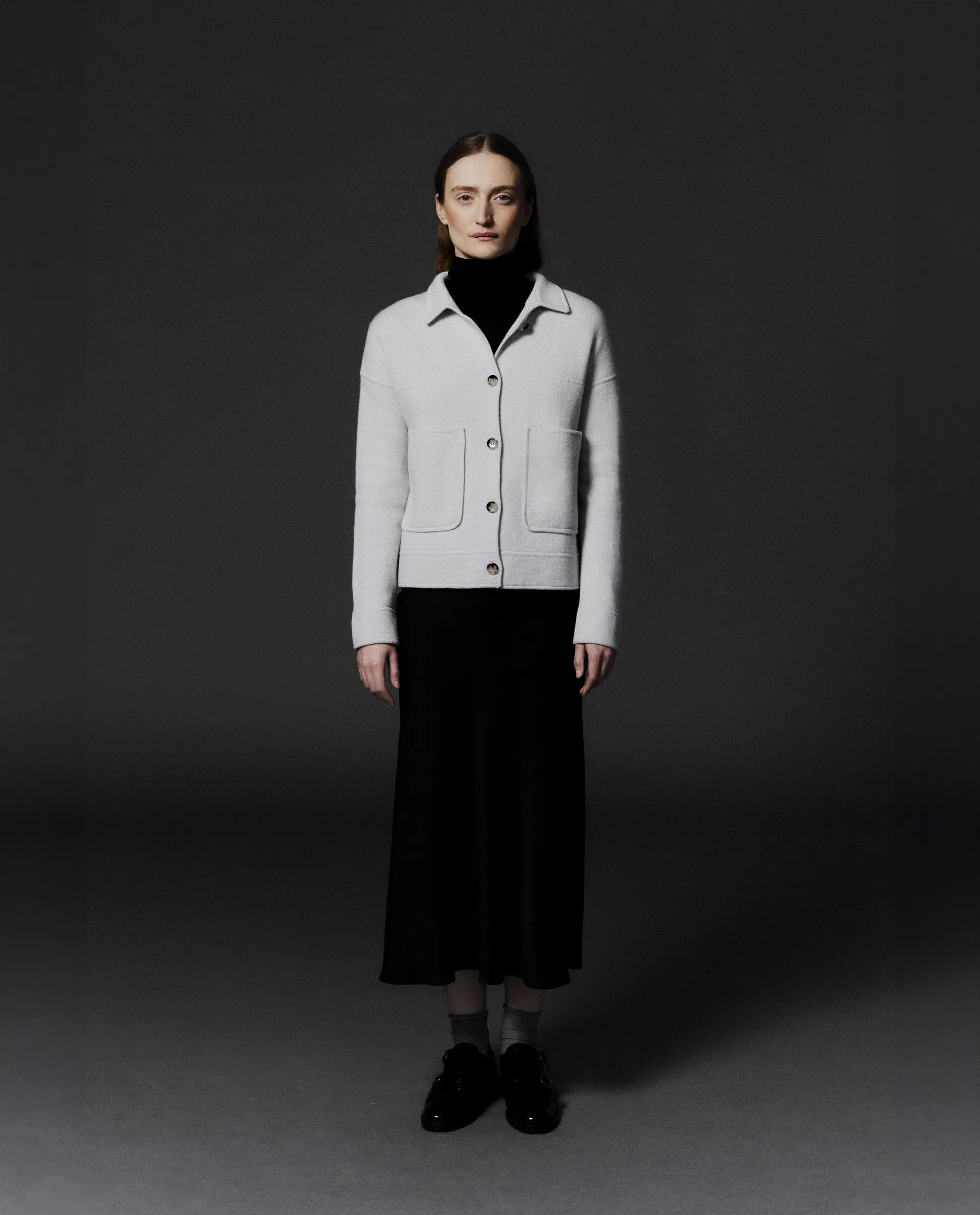 Rock aus Seide in Schwarz sold by Allude