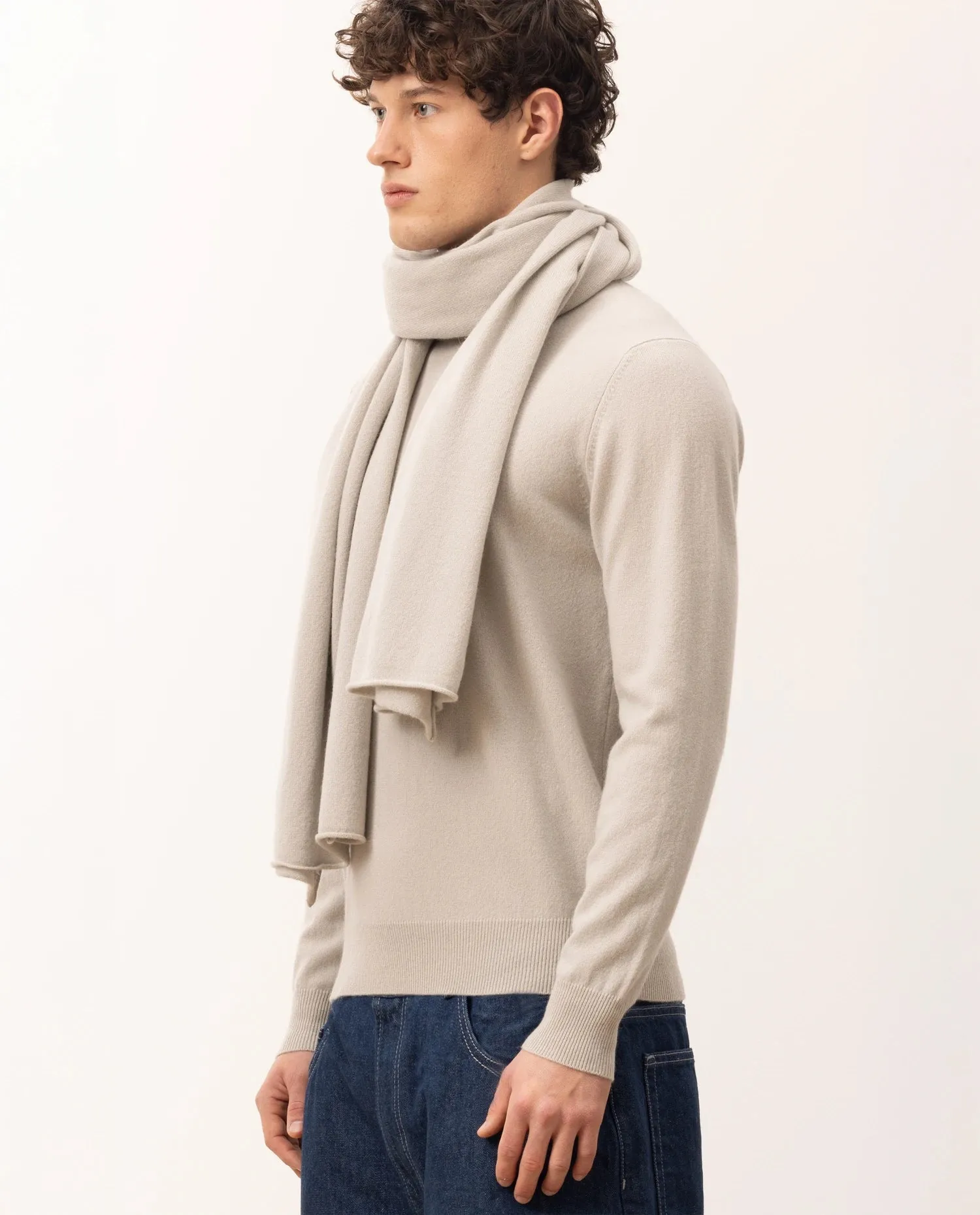 Cashmere Schal in Grau sold by Allude product image thumbnail 4