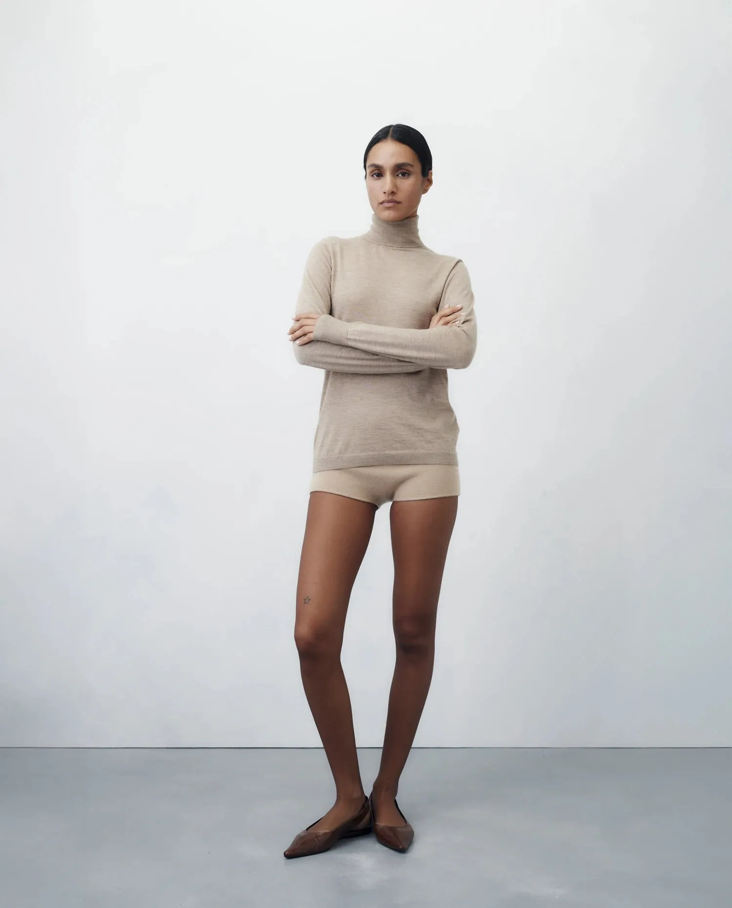 Cashmere Pullover in Beige - Gerade Passform sold by Allude
