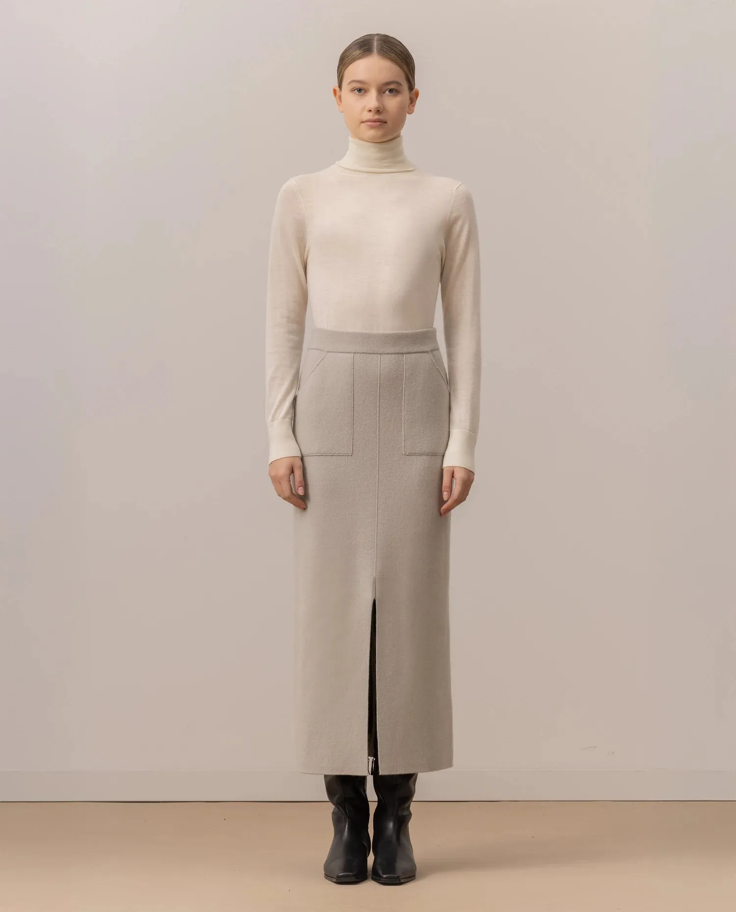 Woll-Mischung Rock in Grau - Gerade Passform sold by Allude product image thumbnail 2