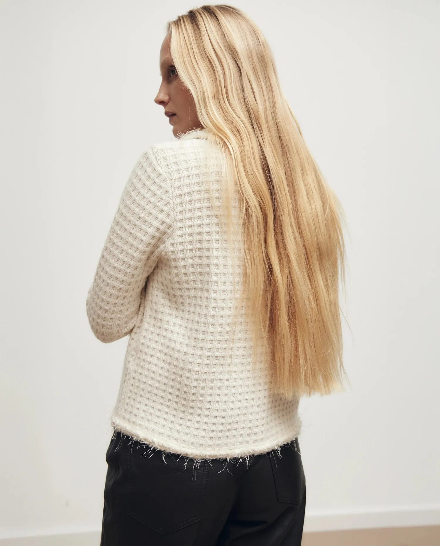 Woll-Mischung Strickjacke in Creme - Gerade Passform sold by Allude product image thumbnail 2