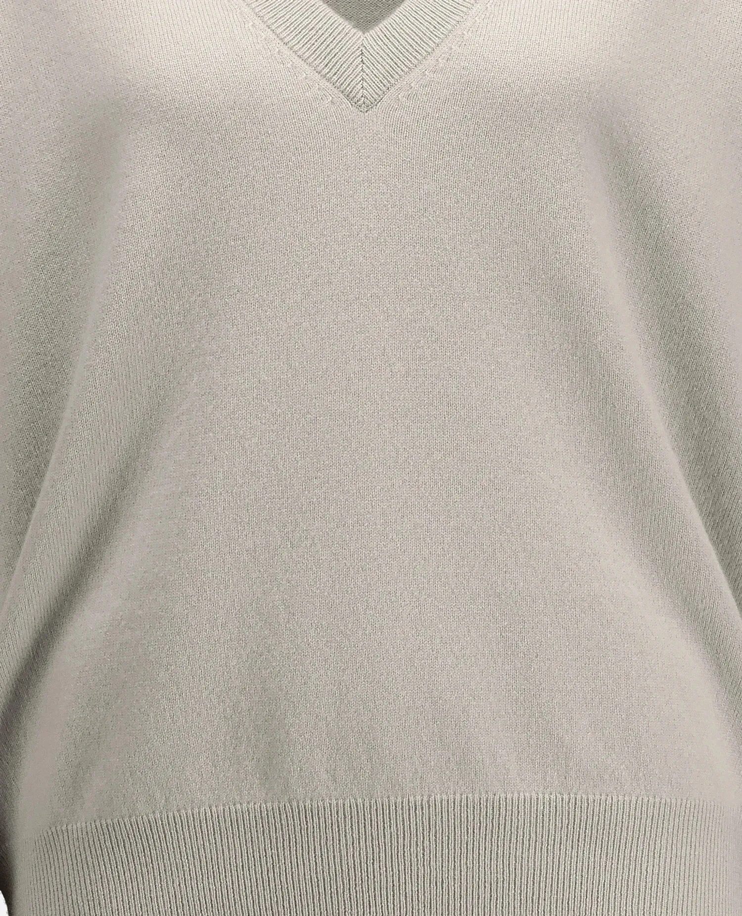 Cashmere Pullover in Grau - Lockerer Schnitt sold by Allude product image thumbnail 4