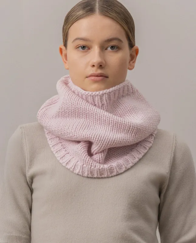 Cashmere Schal in Rose sold by Allude