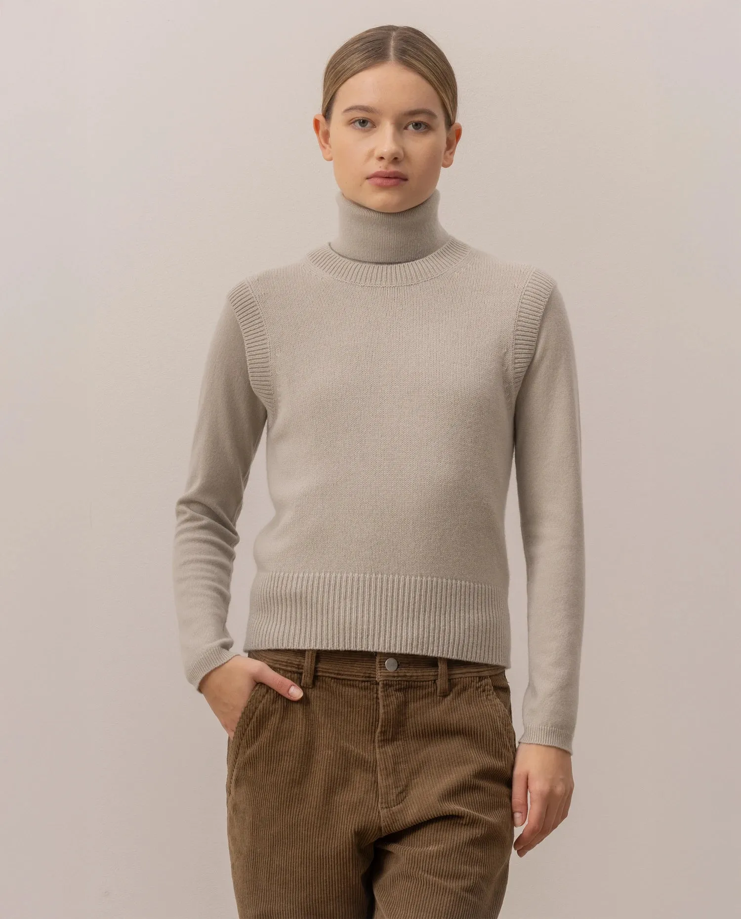 Cashmere Pullover in Grau - Gerade Passform sold by Allude product image thumbnail 2