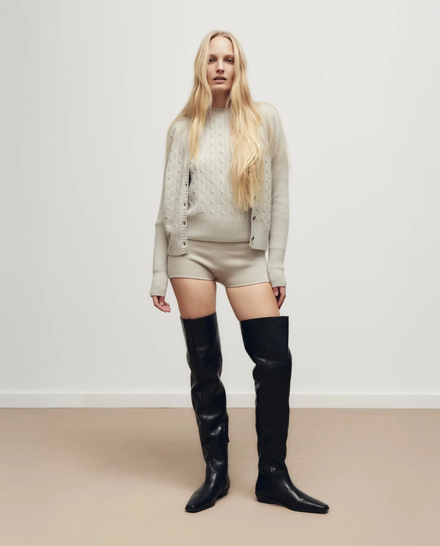 Cashmere Mischung Pullover in Grau - Gerade Passform sold by Allude product image thumbnail 5
