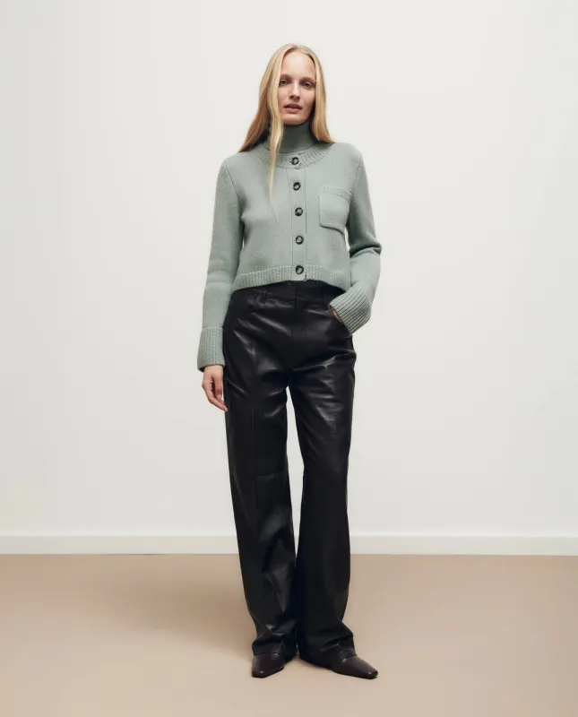 Woll-Mischung Strickjacke in Grün - Kastiger Schnitt sold by Allude