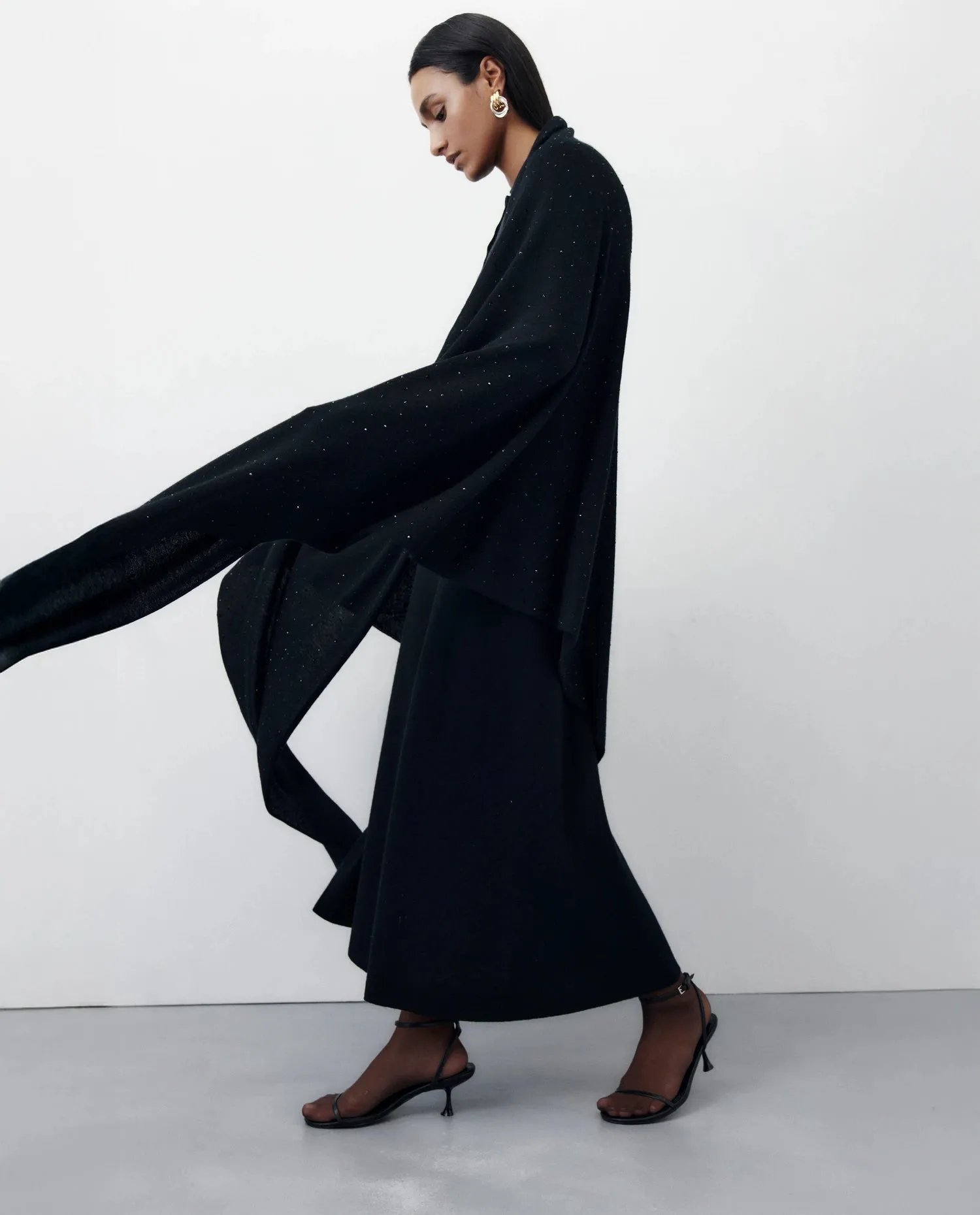 Cashmere Schal in Schwarz sold by Allude product image thumbnail 2