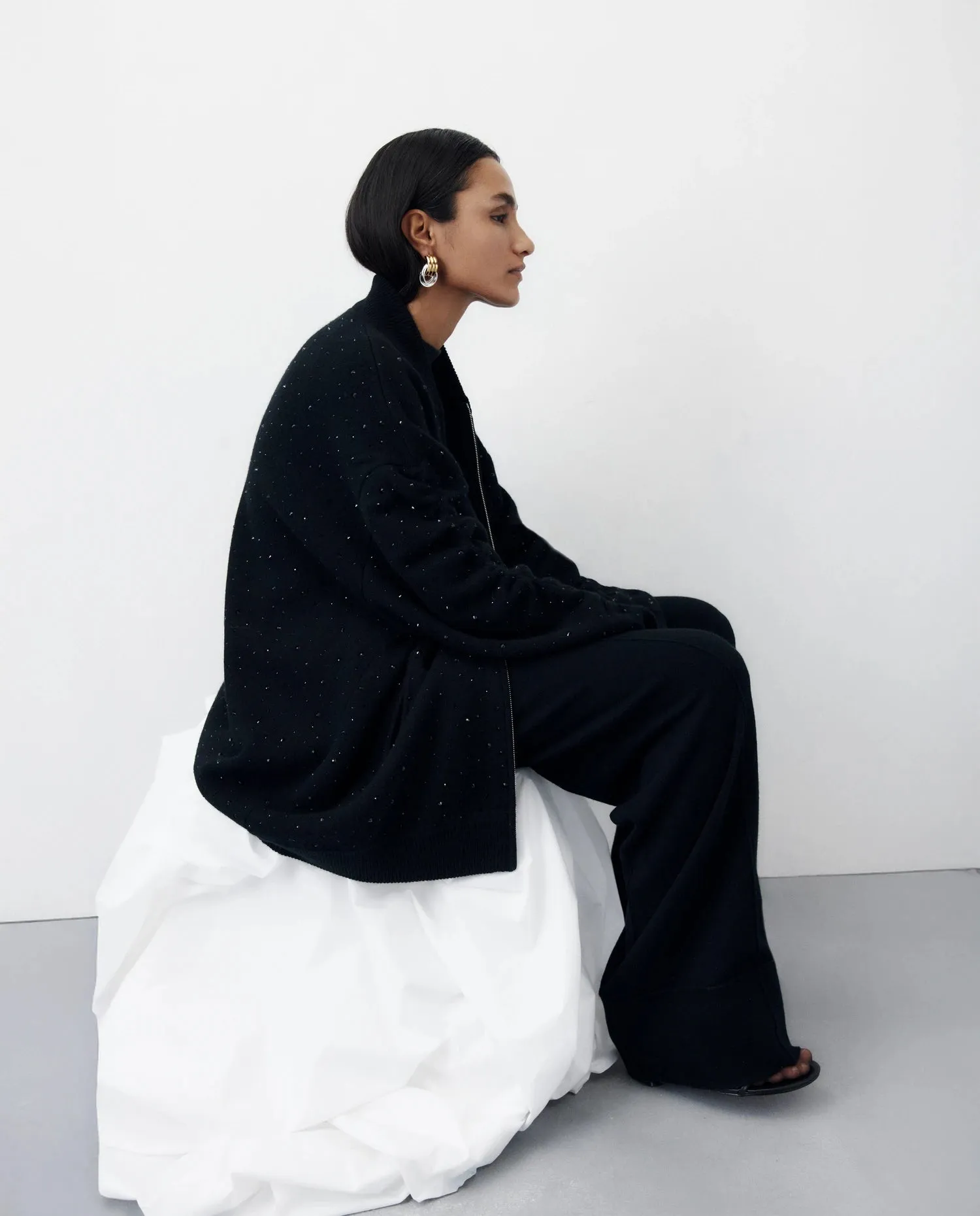 Cashmere Pullover in Schwarz sold by Allude product image thumbnail 2