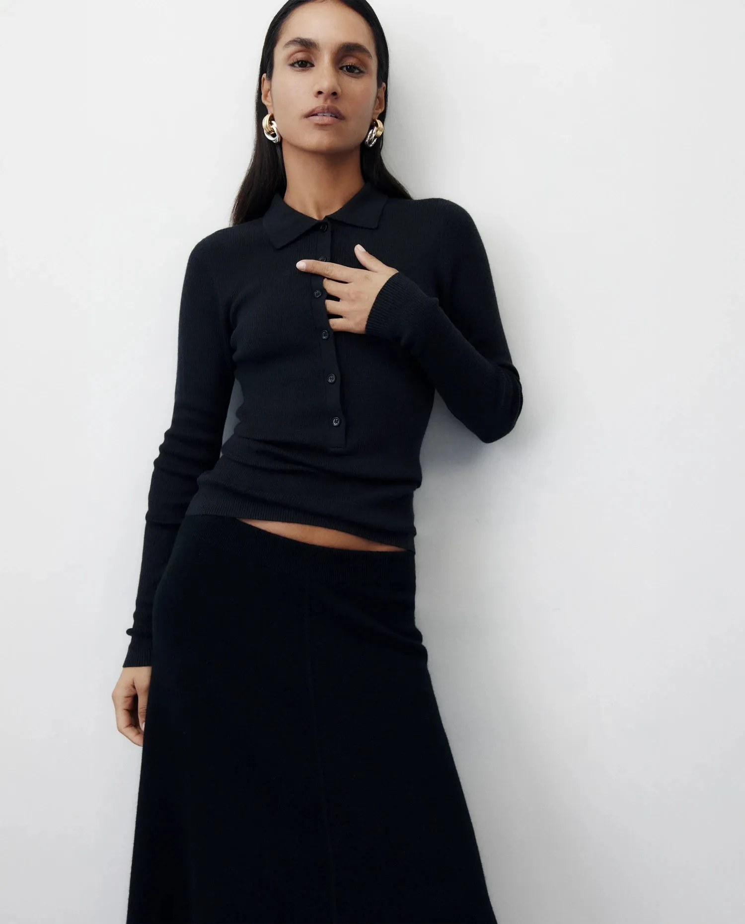 Cashmere Pullover in Schwarz sold by Allude product image thumbnail 2