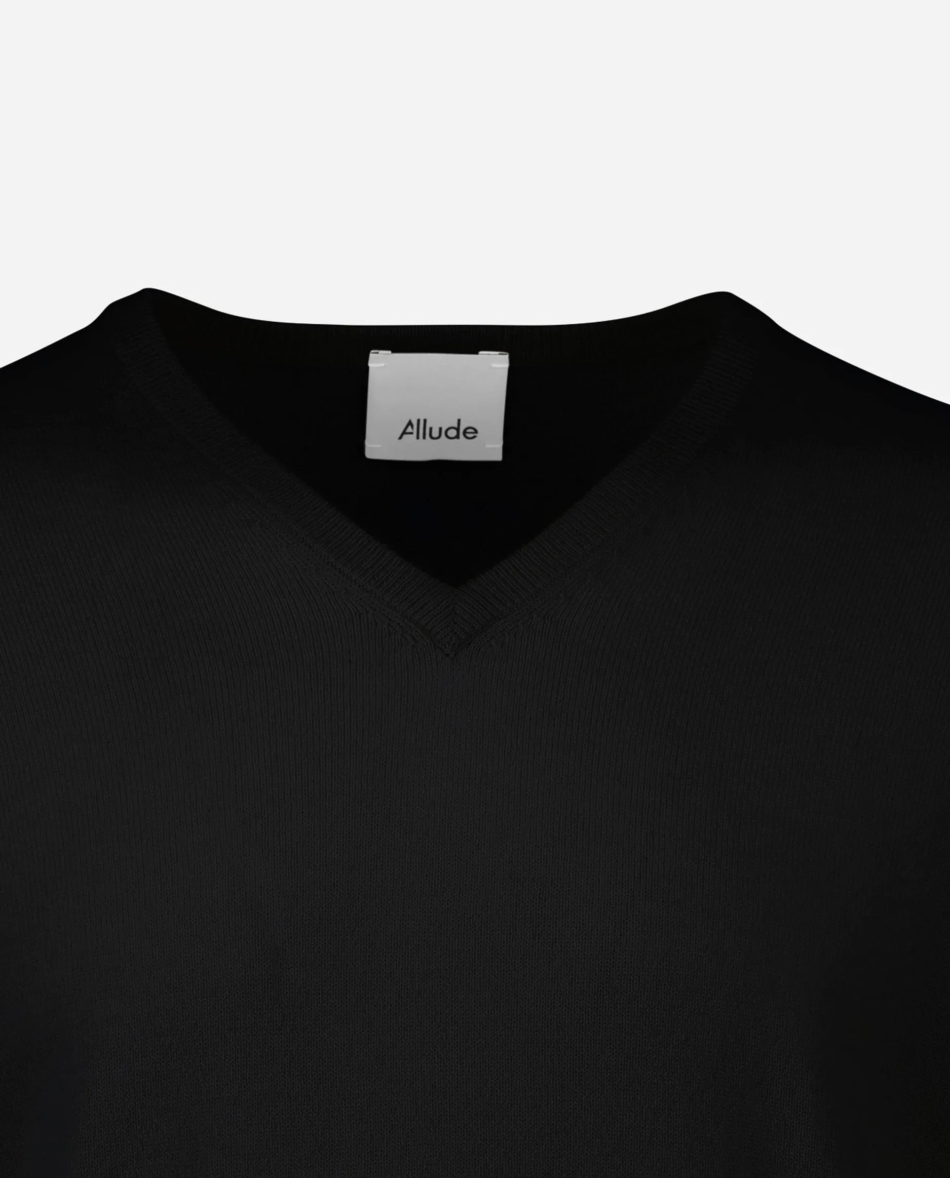 V-Ausschnitt Pullover aus Cashmere in Schwarz sold by Allude product image thumbnail 3