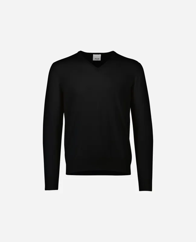 V-Ausschnitt Pullover aus Cashmere in Schwarz sold by Allude
