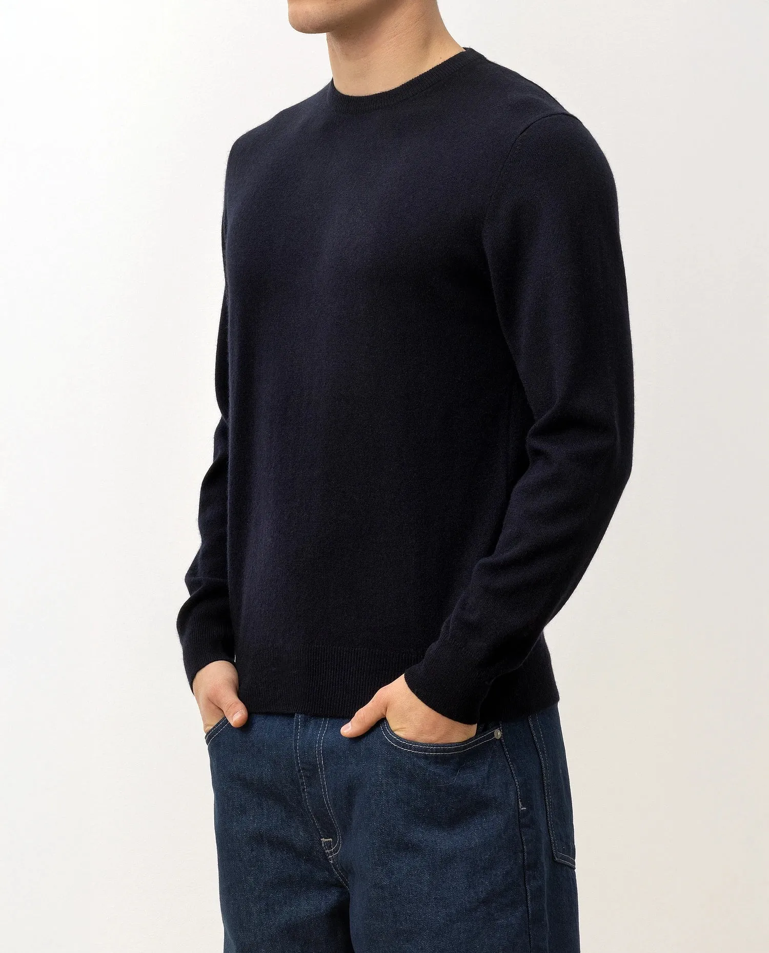 Rundhals Pullover aus Cashmere in Navy sold by Allude product image thumbnail 3