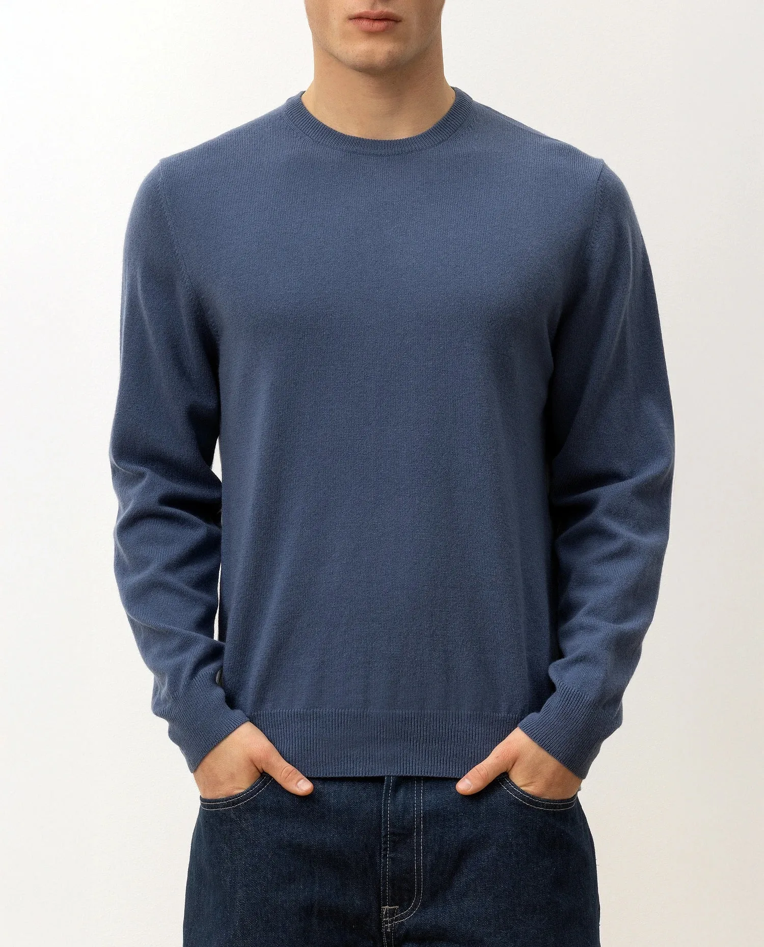 Rundhals Pullover aus Cashmere in Blau sold by Allude product image thumbnail 2