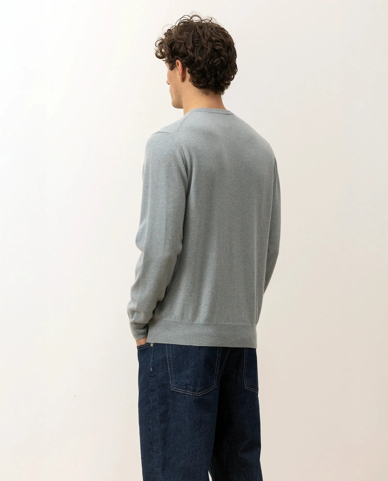 Rundhals Pullover aus Cashmere in Blau sold by Allude product image thumbnail 4