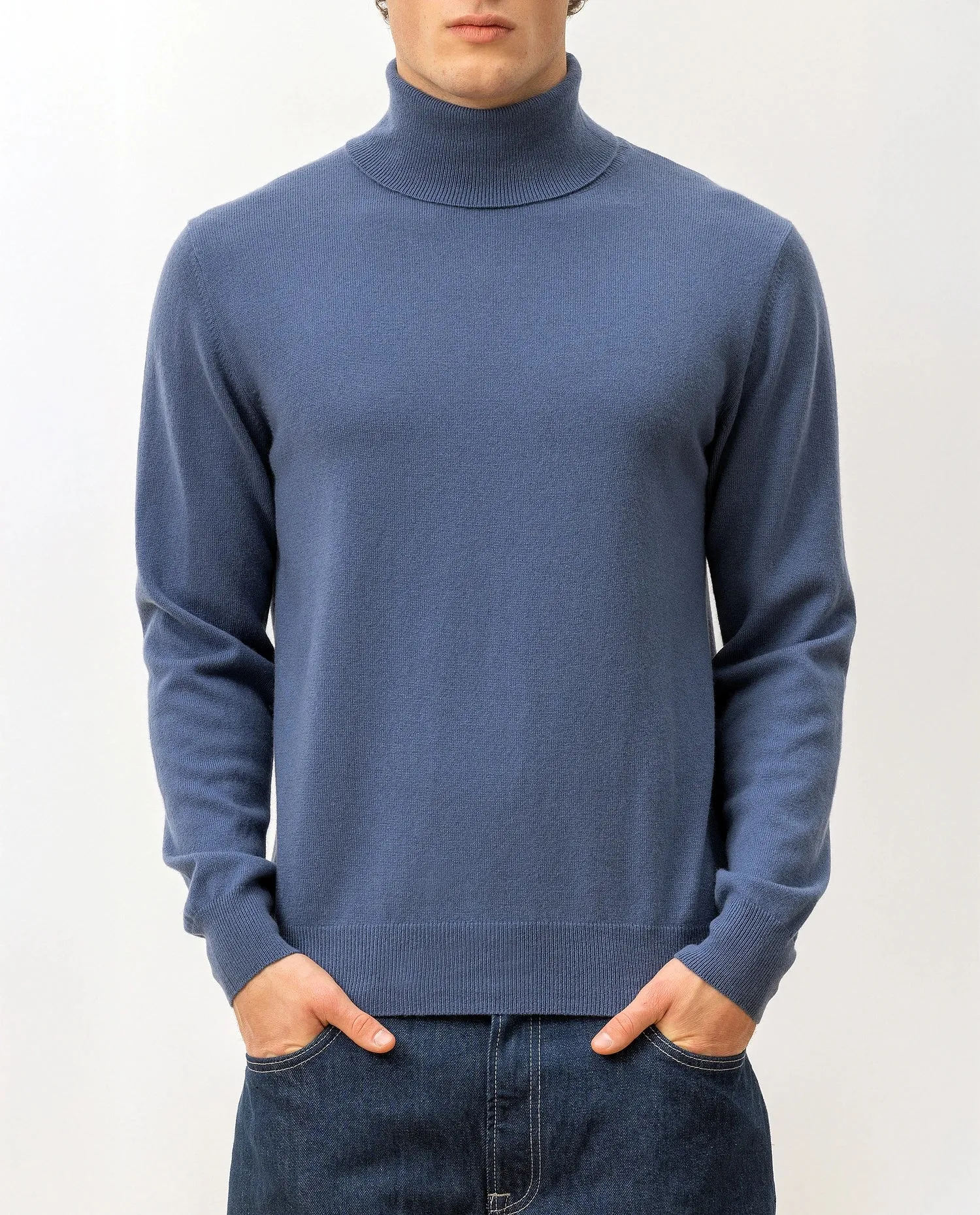 Rollkragen Pullover aus Cashmere in Blau sold by Allude