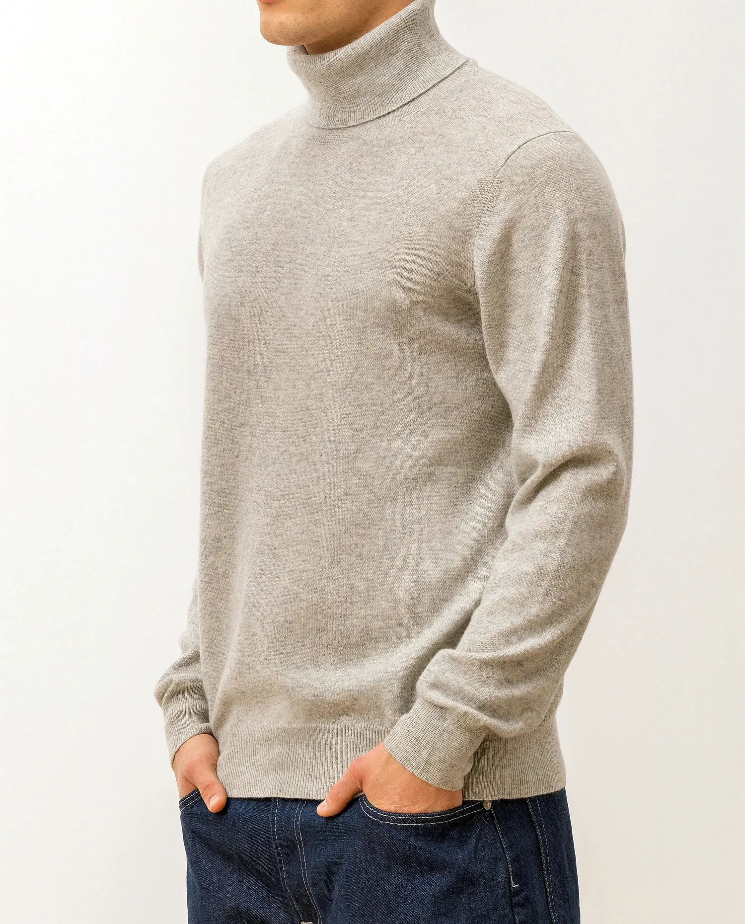 Rollkragen Pullover aus Cashmere in Grau sold by Allude product image thumbnail 3