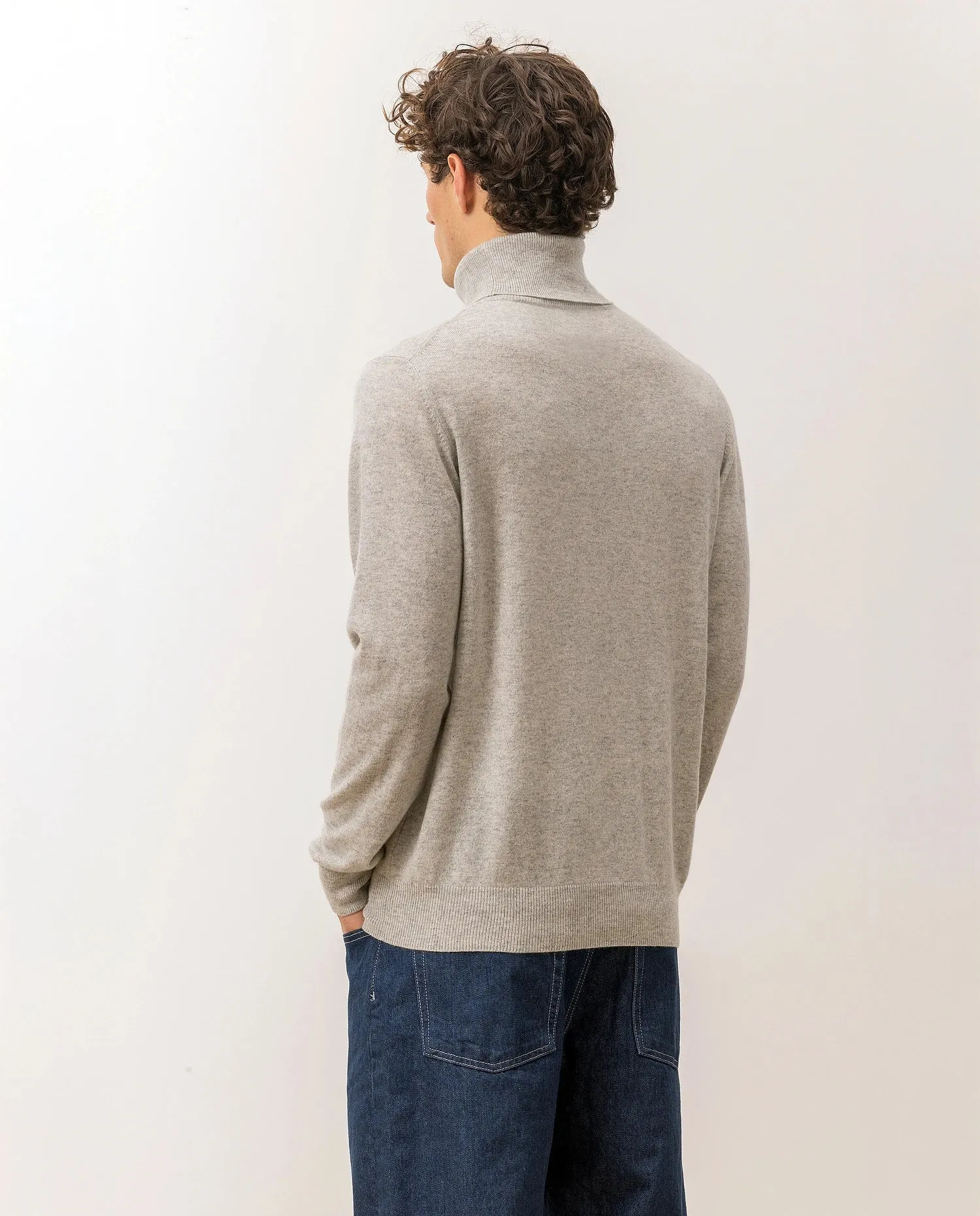 Rollkragen Pullover aus Cashmere in Grau sold by Allude product image thumbnail 4