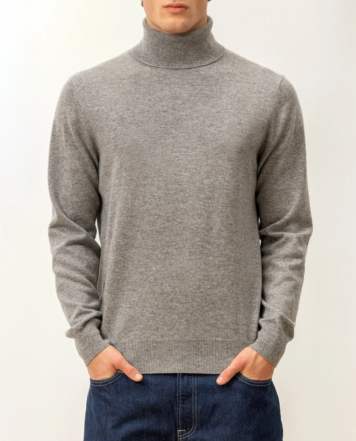 Rollkragen Pullover aus Cashmere in Grau sold by Allude product image thumbnail 2