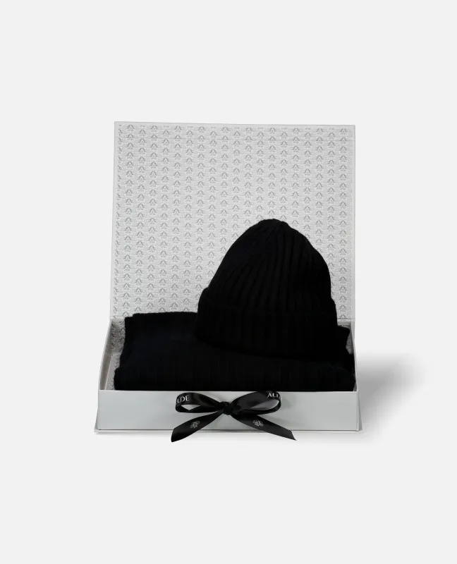 Geschenkset aus Mütze und Schal in Schwarz made by Allude