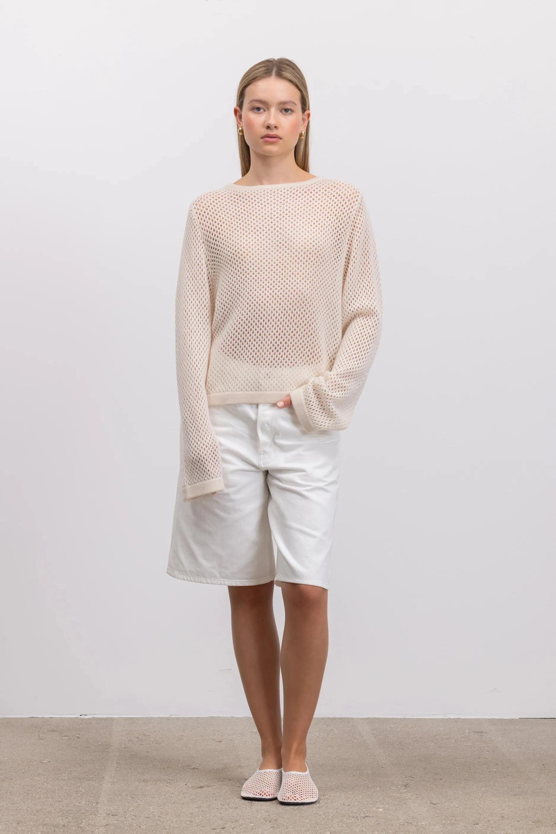 Woll-Mischung Pullover in Creme sold by Allude
