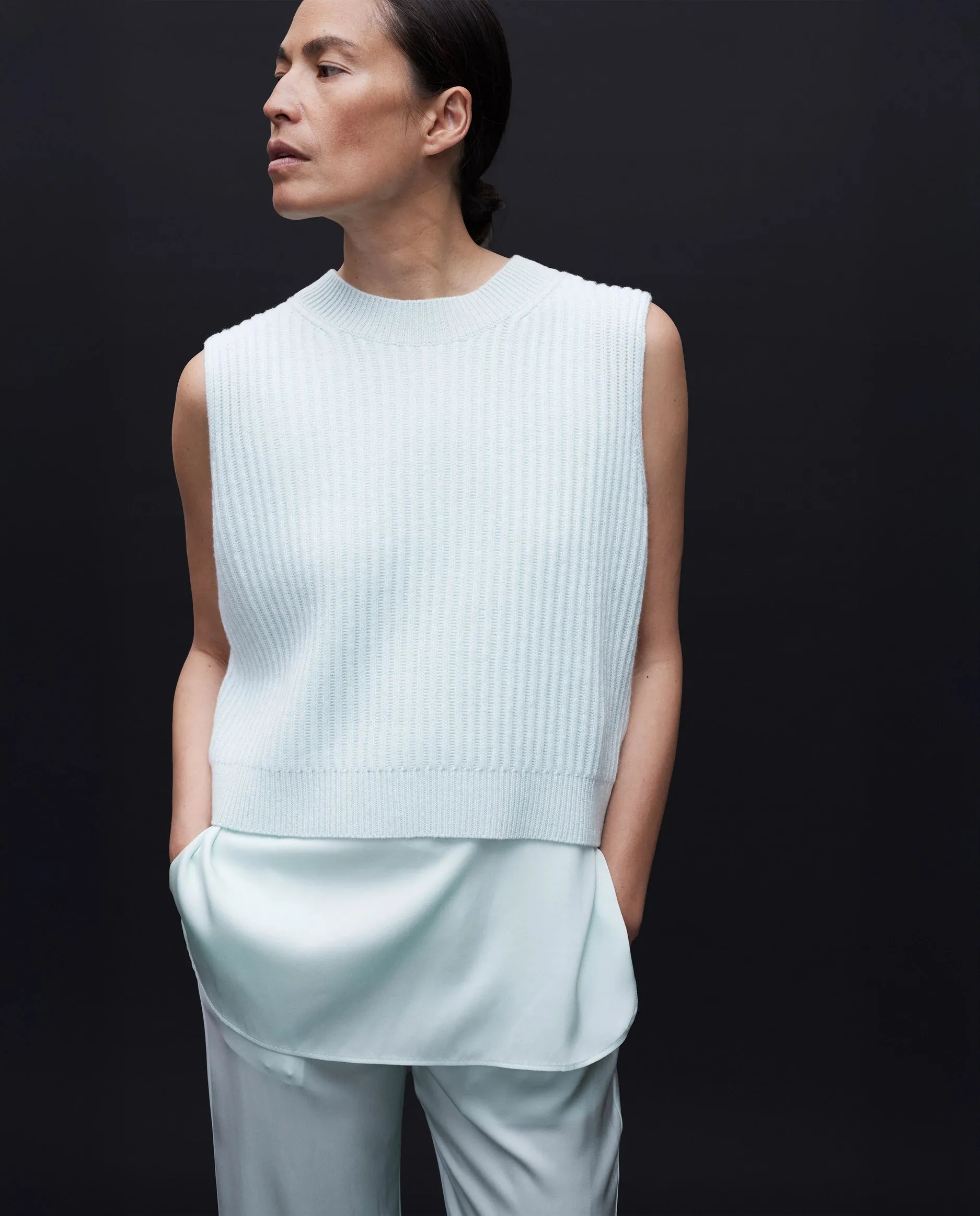 Woll-Mischung Pullover in Grün sold by Allude product image thumbnail 3
