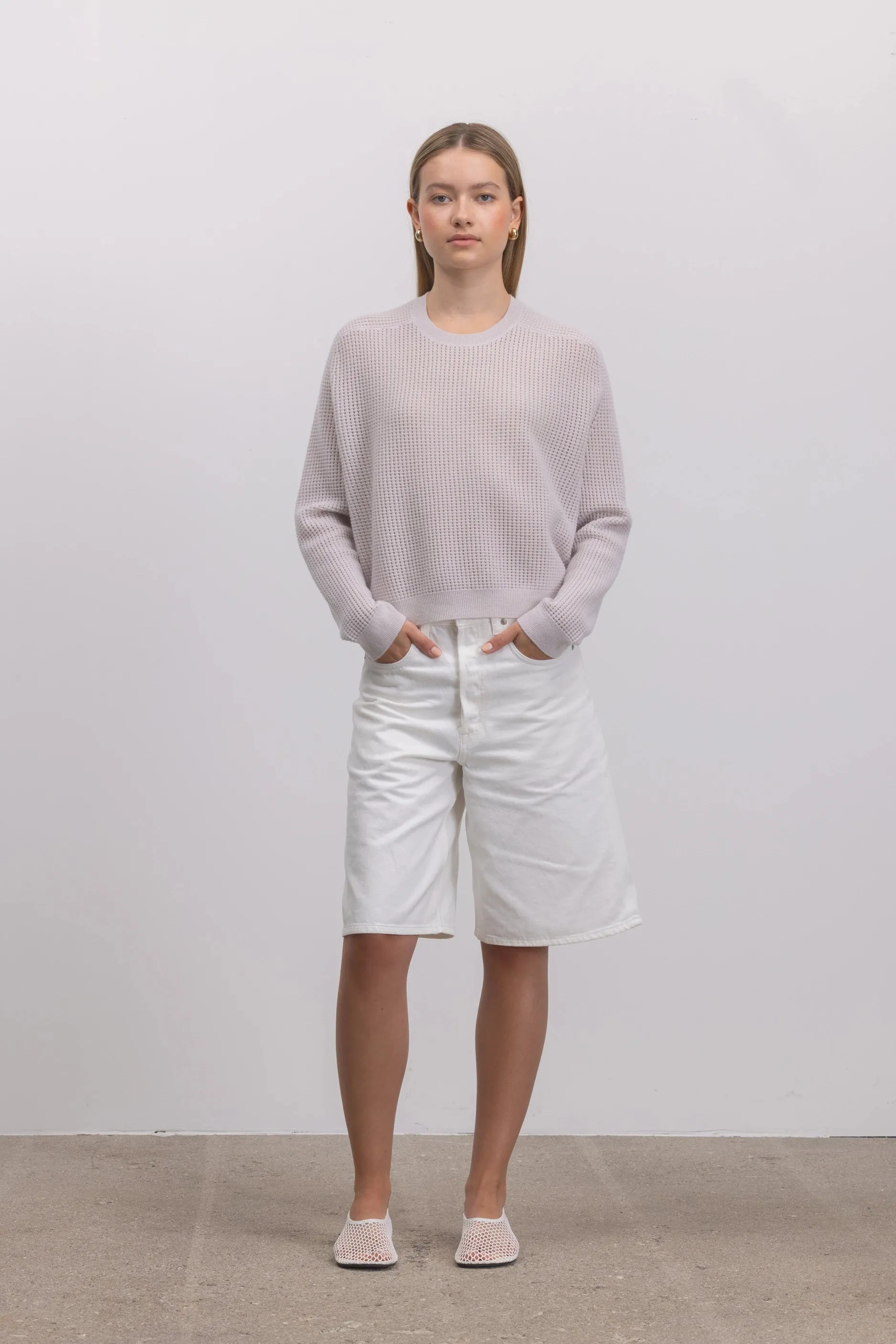 Woll-Mischung Pullover in Grau sold by Allude product image thumbnail 3