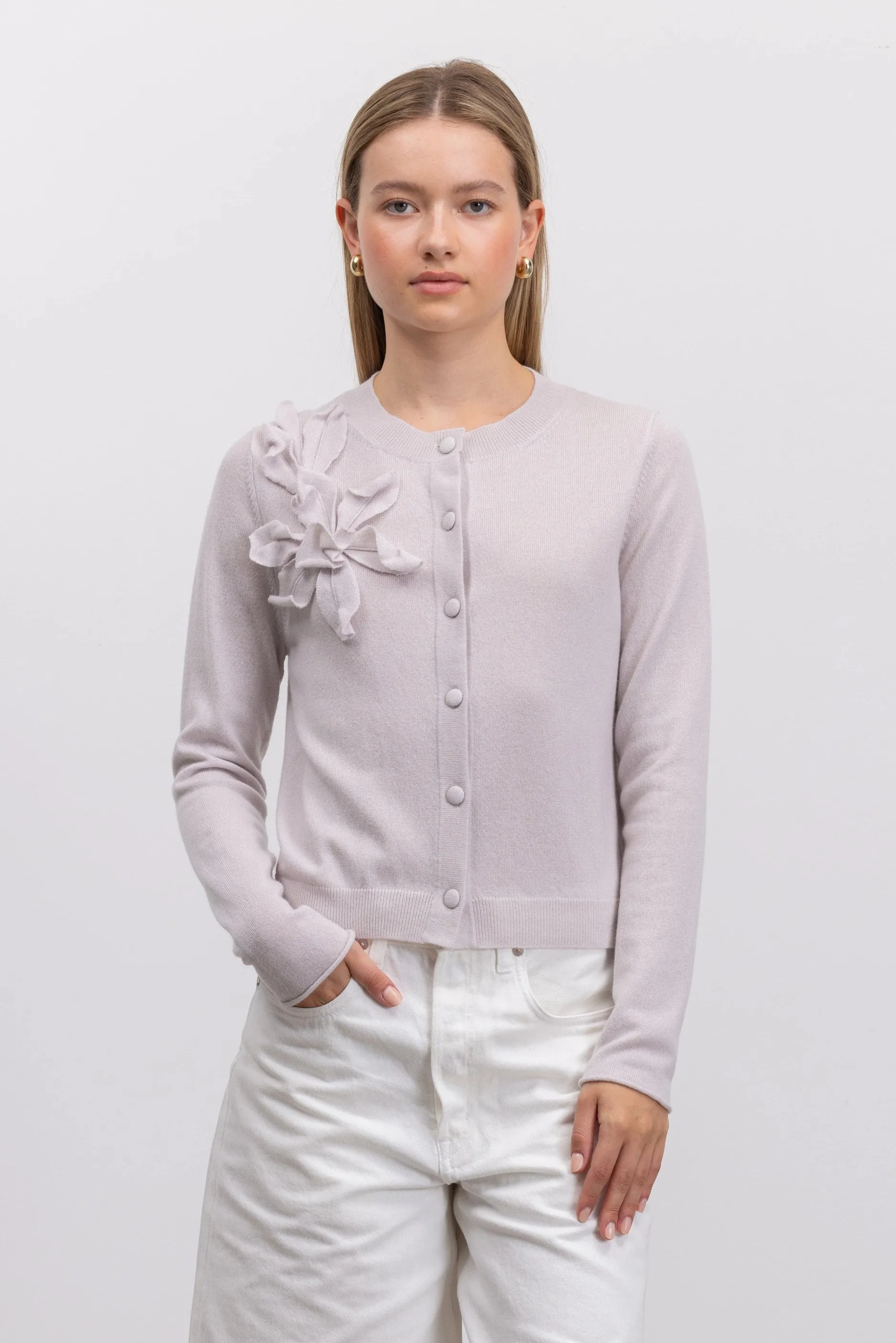 Woll-Mischung Strickjacke in Grau sold by Allude product image thumbnail 4