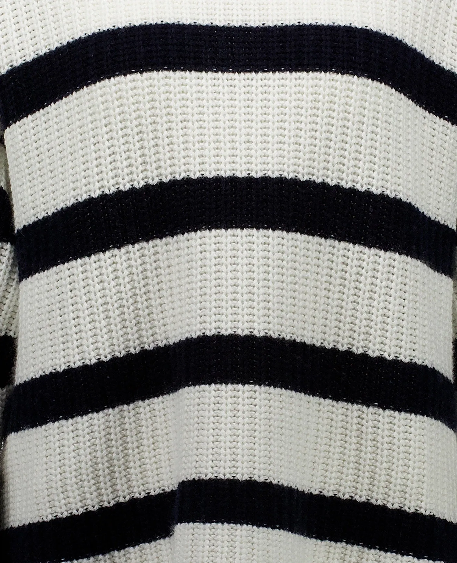 Baumwoll Mischung Pullover in Weiß sold by Allude product image thumbnail 4