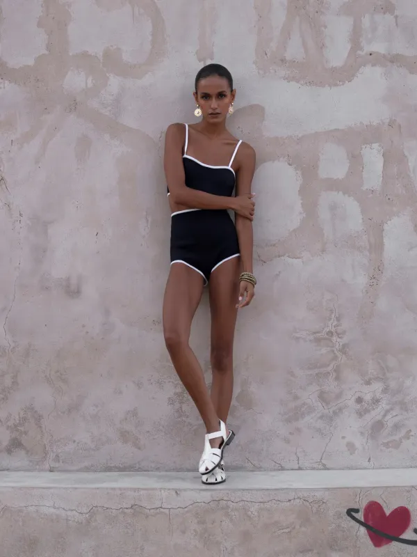 Cashmere kurze Hose in Navy sold by Allude