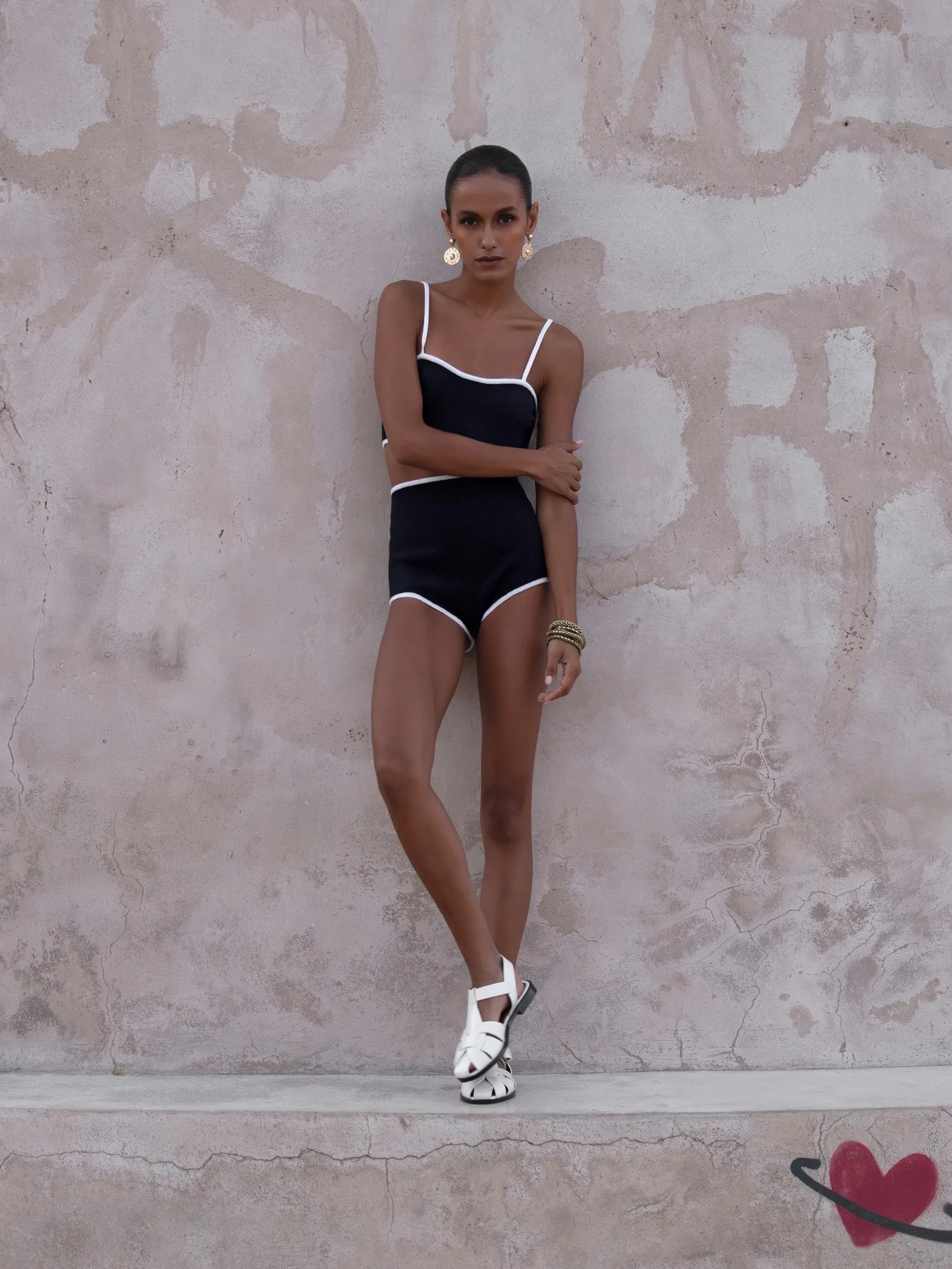 Cashmere kurze Hose in Navy sold by Allude