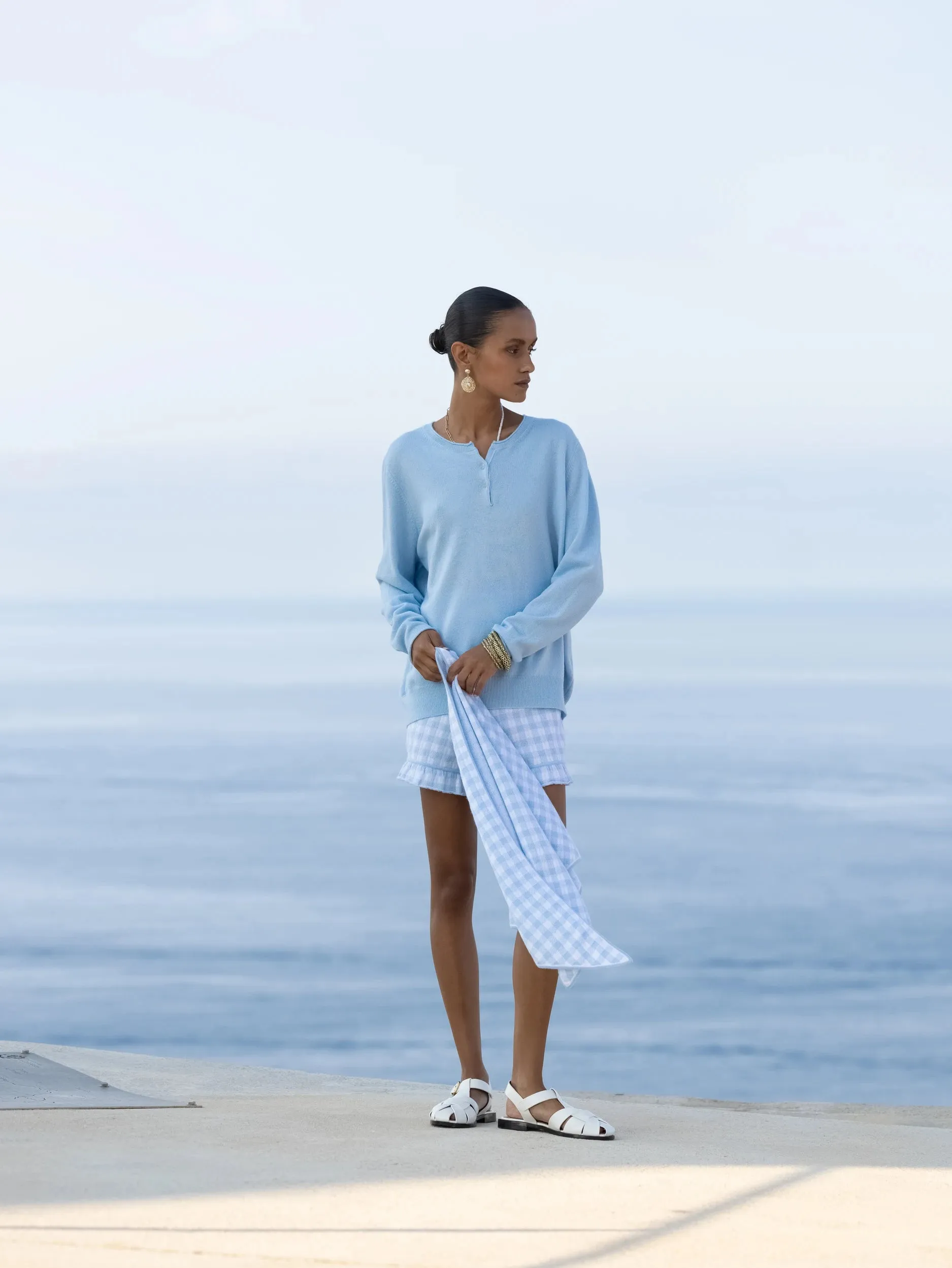 Cashmere Pullover in Blau sold by Allude product image thumbnail 2