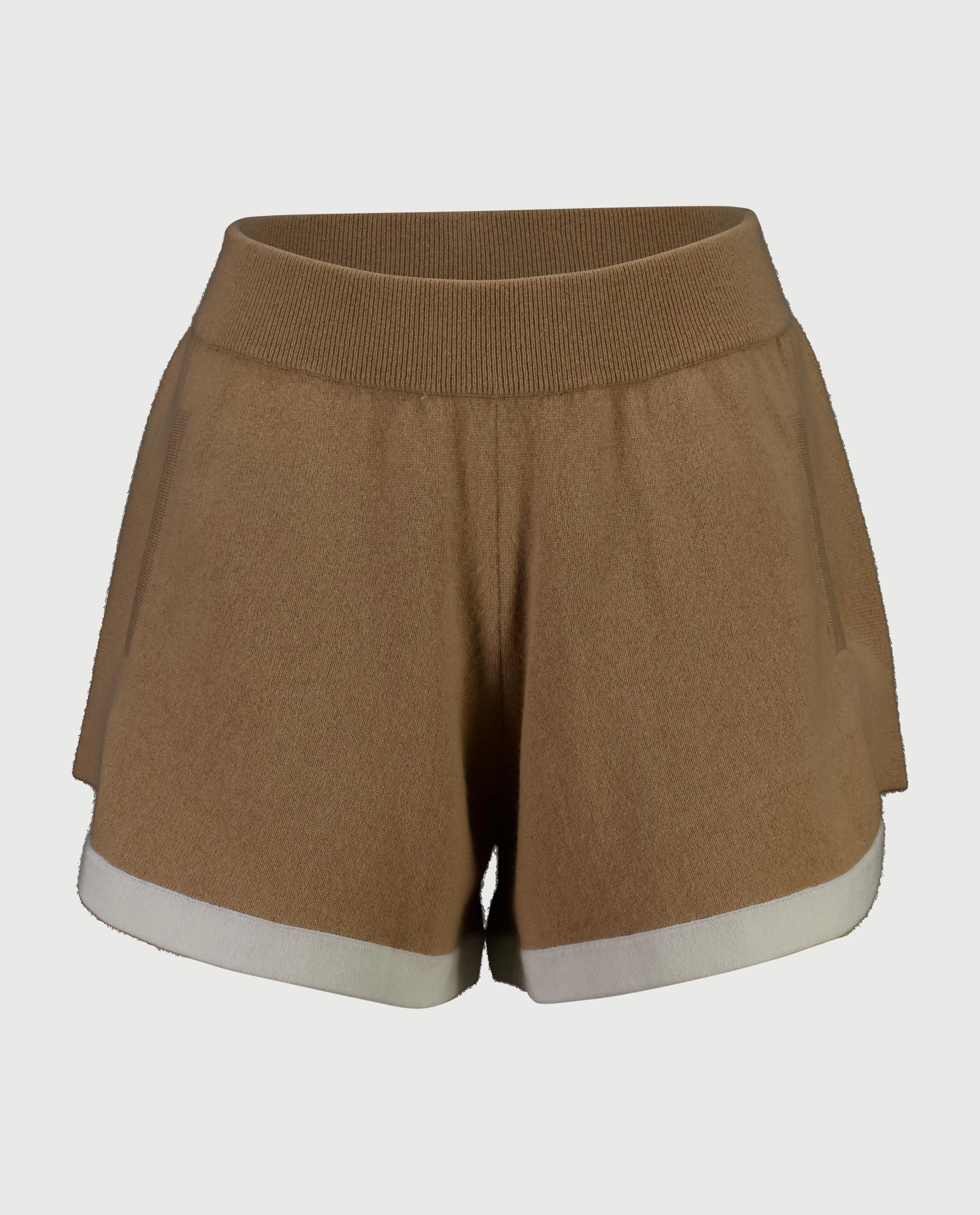 Cashmere kurze Hose in Beige sold by Allude