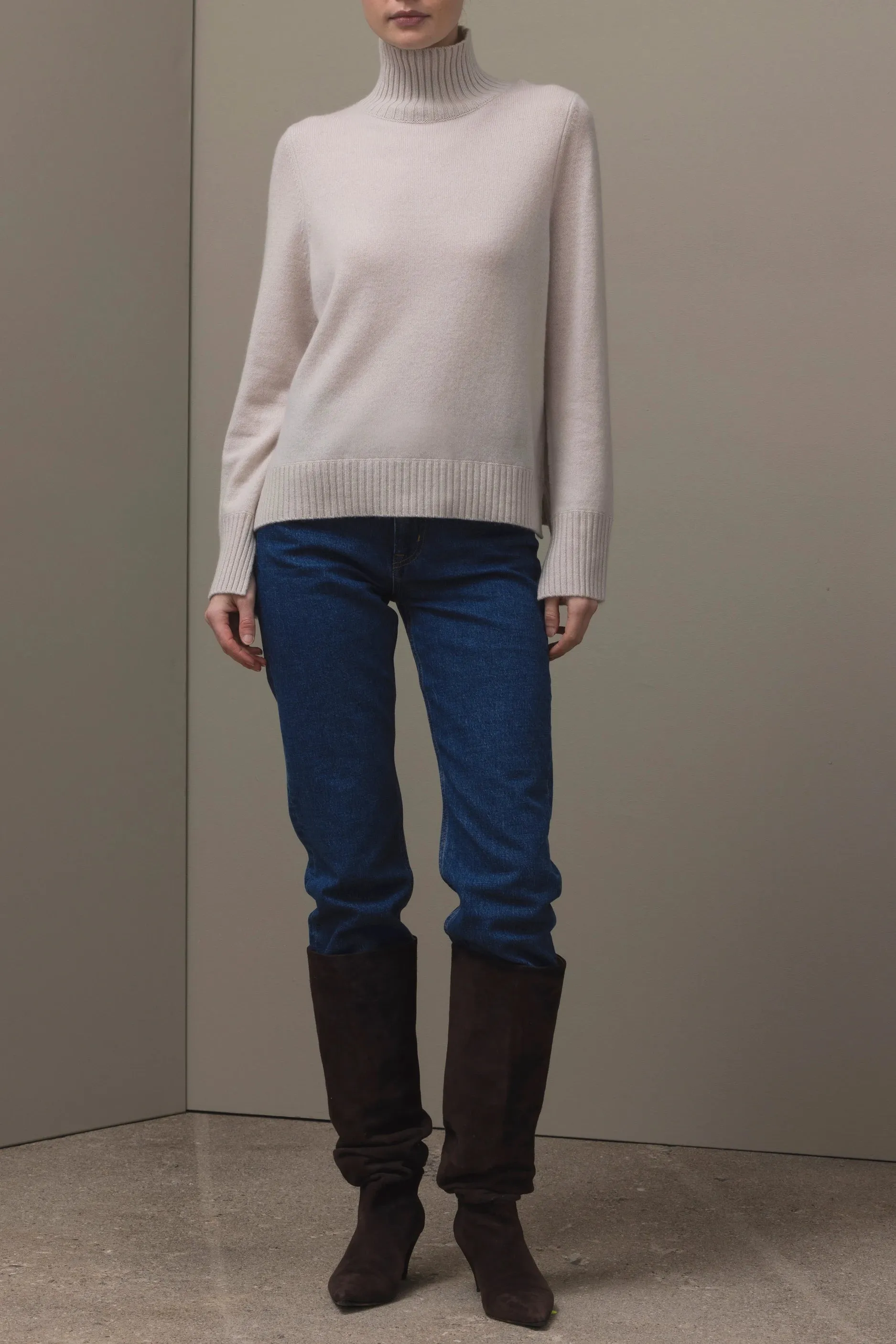 Cashmere Pullover in Beige sold by Allude product image thumbnail 4