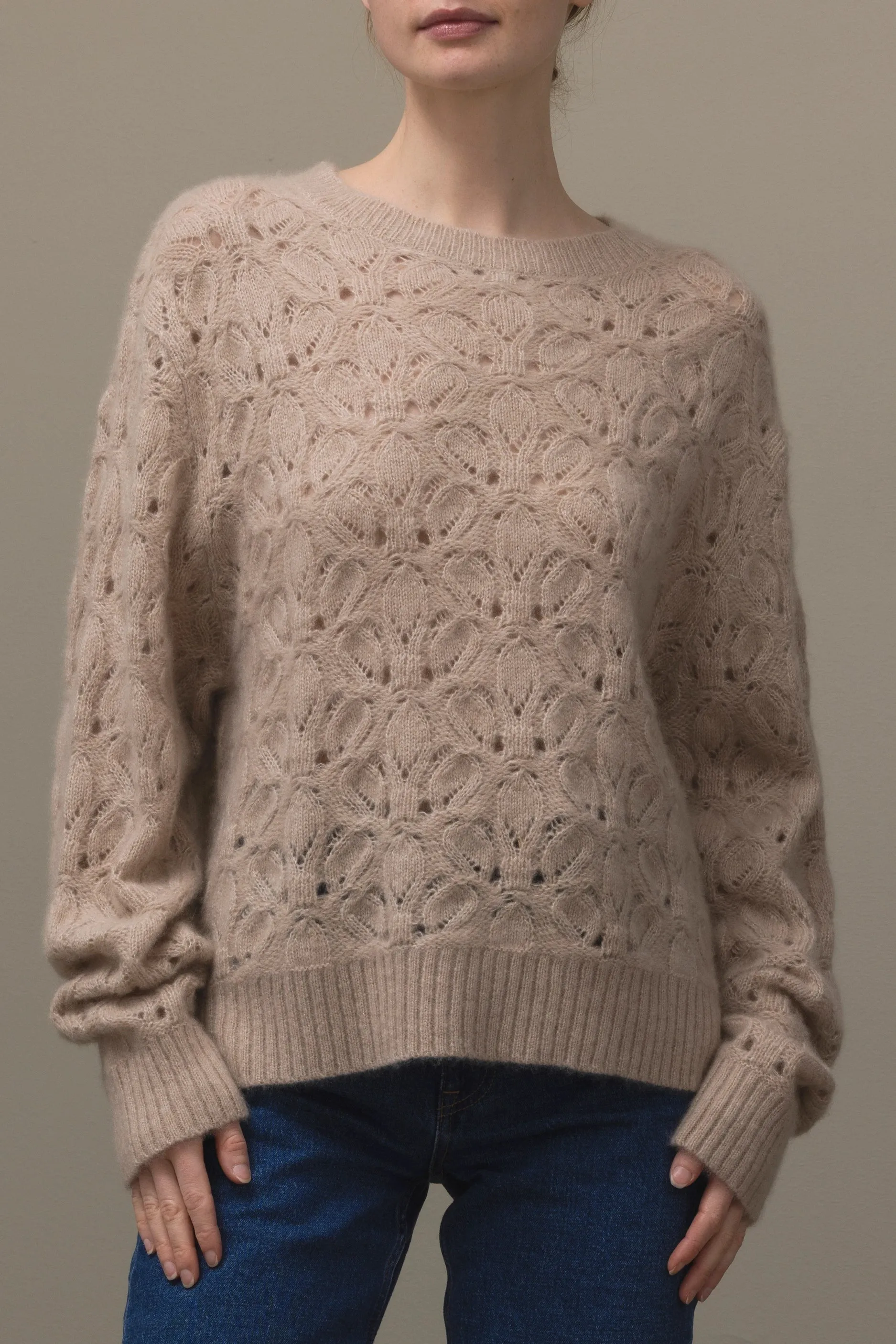 Cashmere Mischung Pullover in Beige sold by Allude product image thumbnail 3