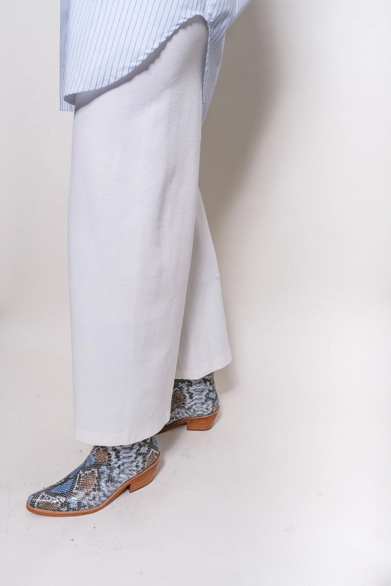 Liza Pant in White sold by et Tigre product image thumbnail 3