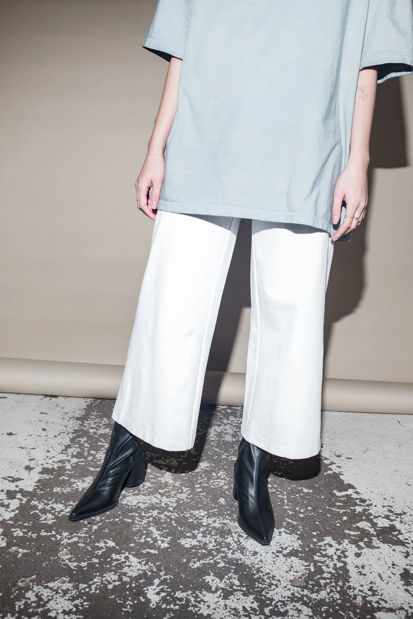 Liza Pant in White sold by et Tigre product image thumbnail 4