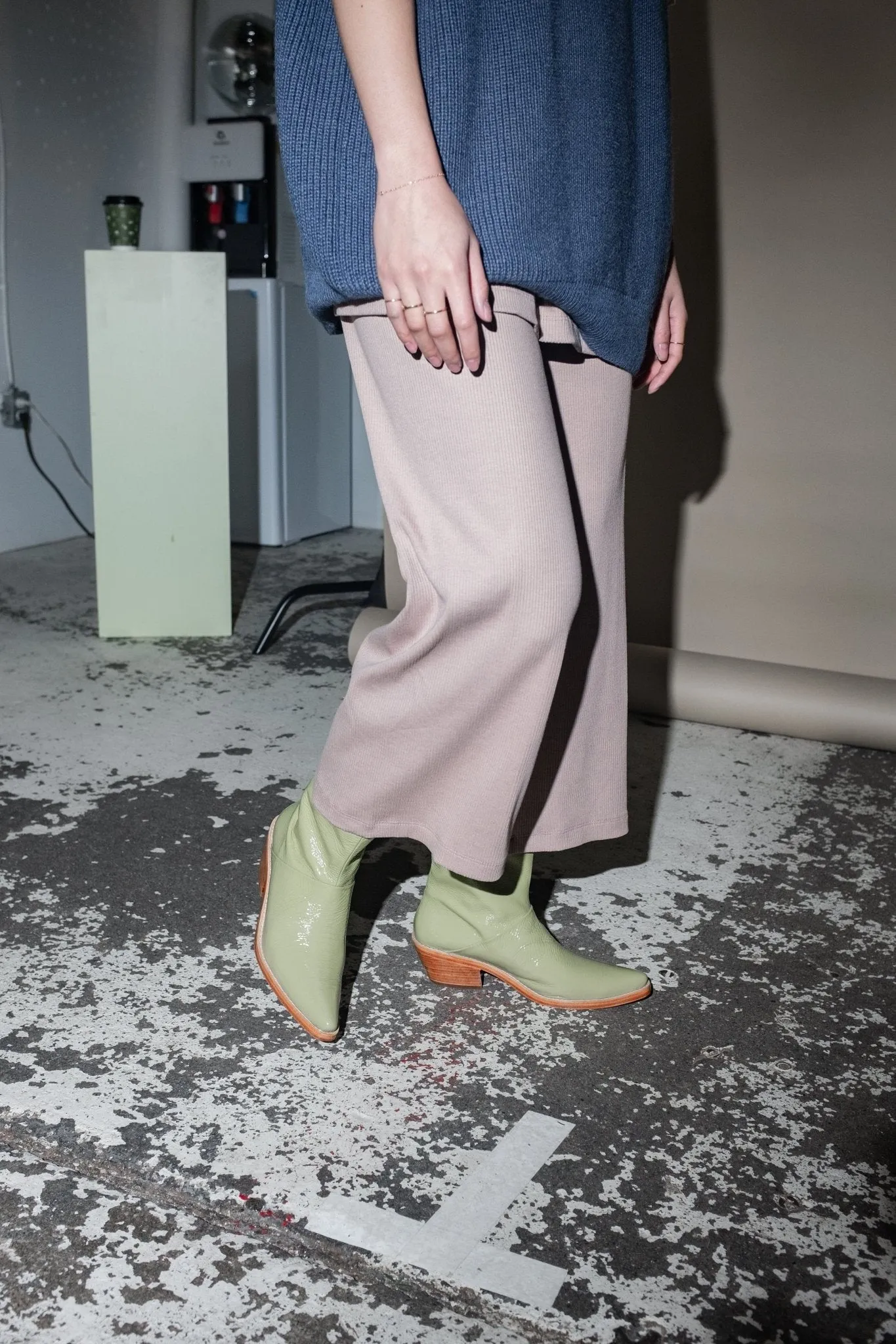 Liza Pant in Taupe sold by et Tigre product image thumbnail 4