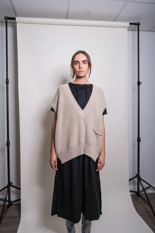 Winston Vest in Oatmeal sold by et Tigre