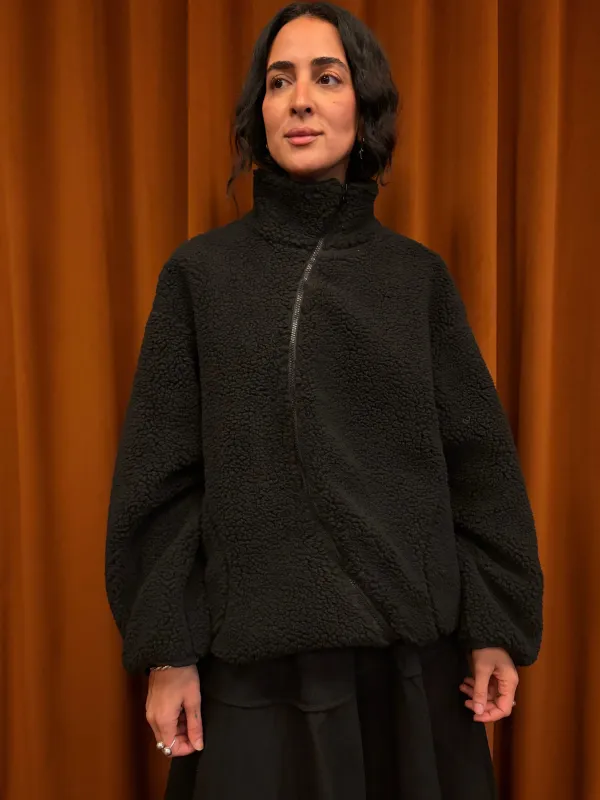 Enrio Fleece Jacket in Black made by et Tigre