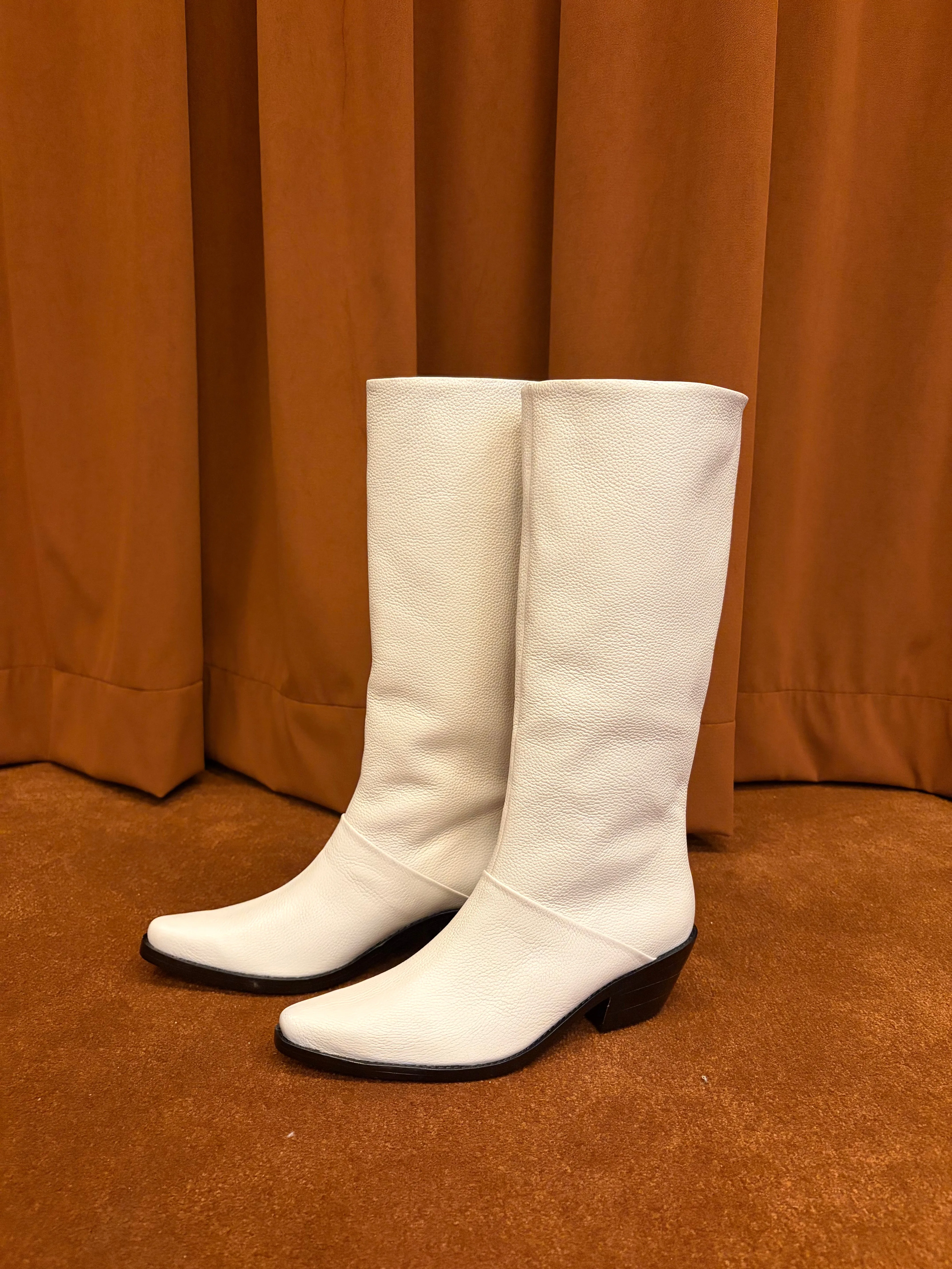 Jackie Boot Tall in Cream sold by et Tigre product image thumbnail 3
