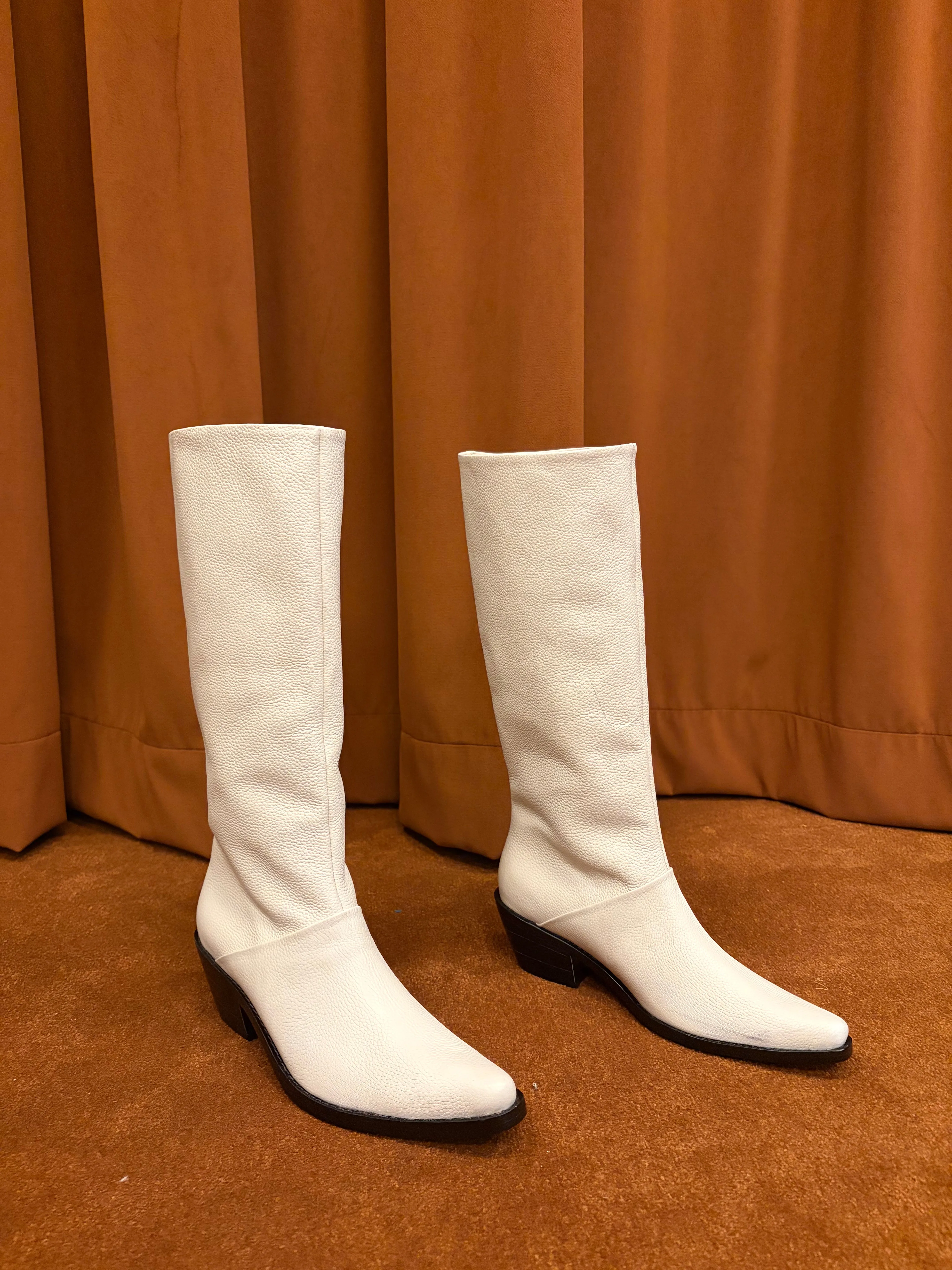 Jackie Boot Tall in Cream sold by et Tigre product image thumbnail 4