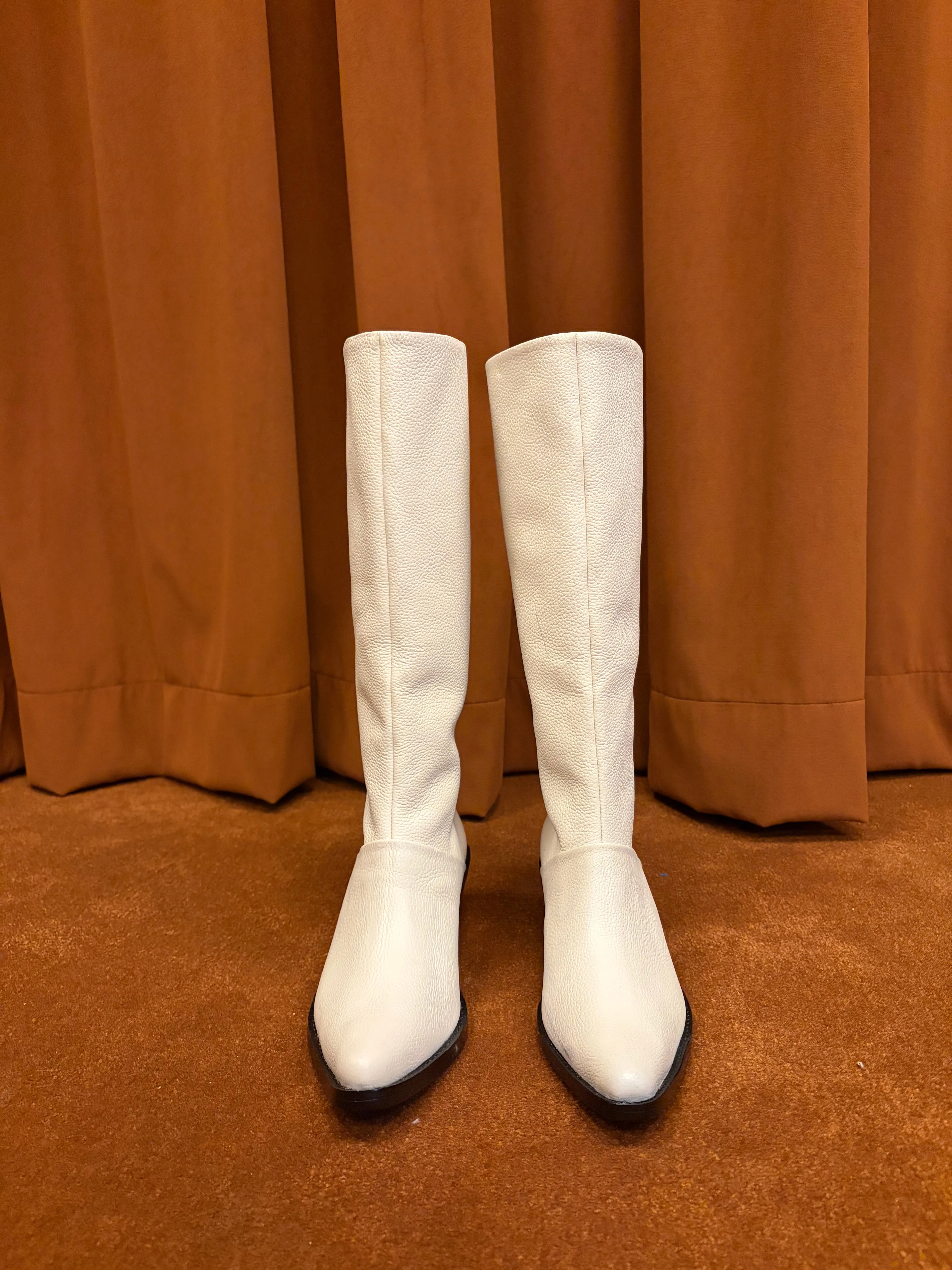 Jackie Boot Tall in Cream sold by et Tigre product image thumbnail 2