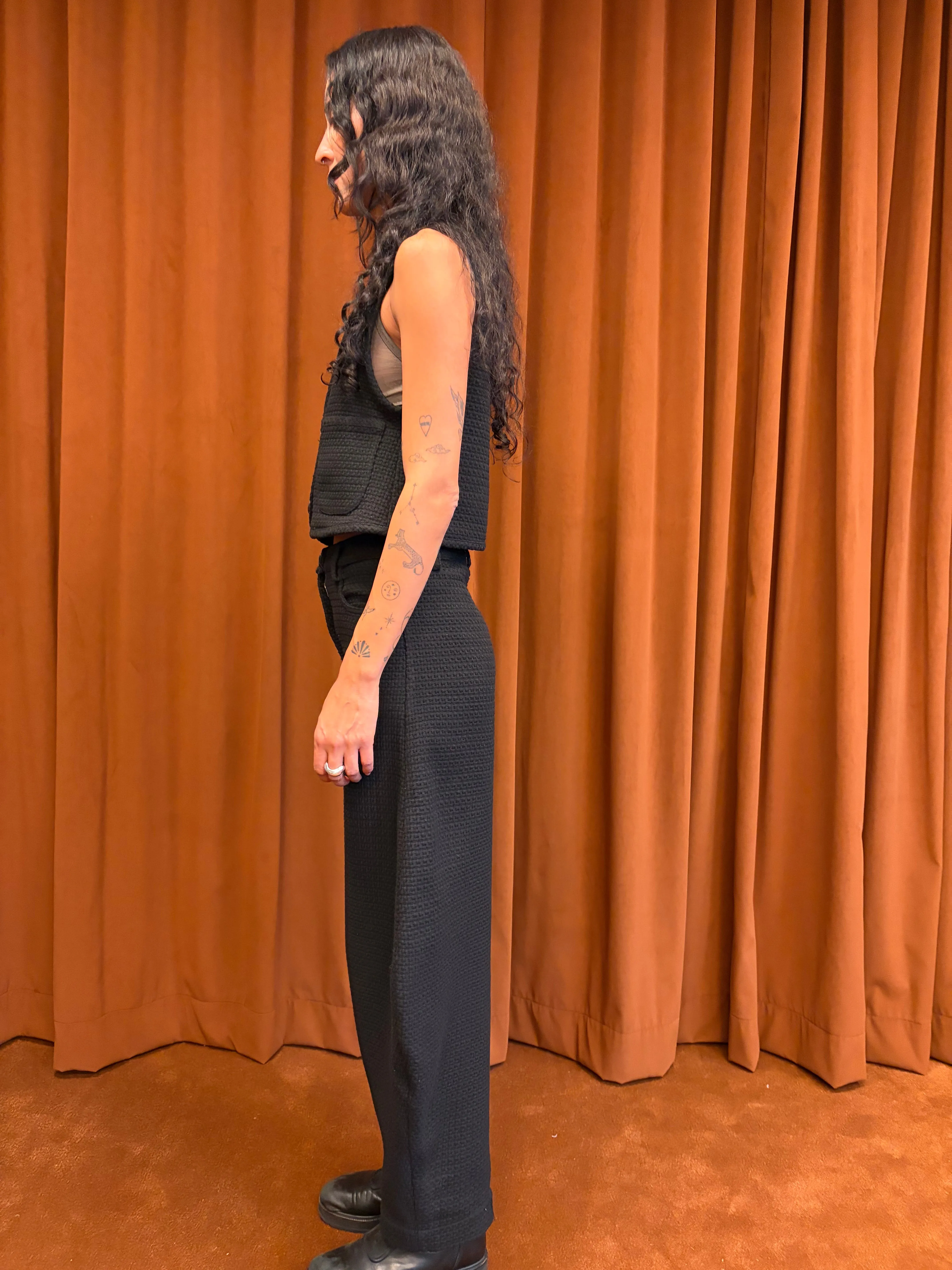 Chelito Vest in Black sold by et Tigre product image thumbnail 2