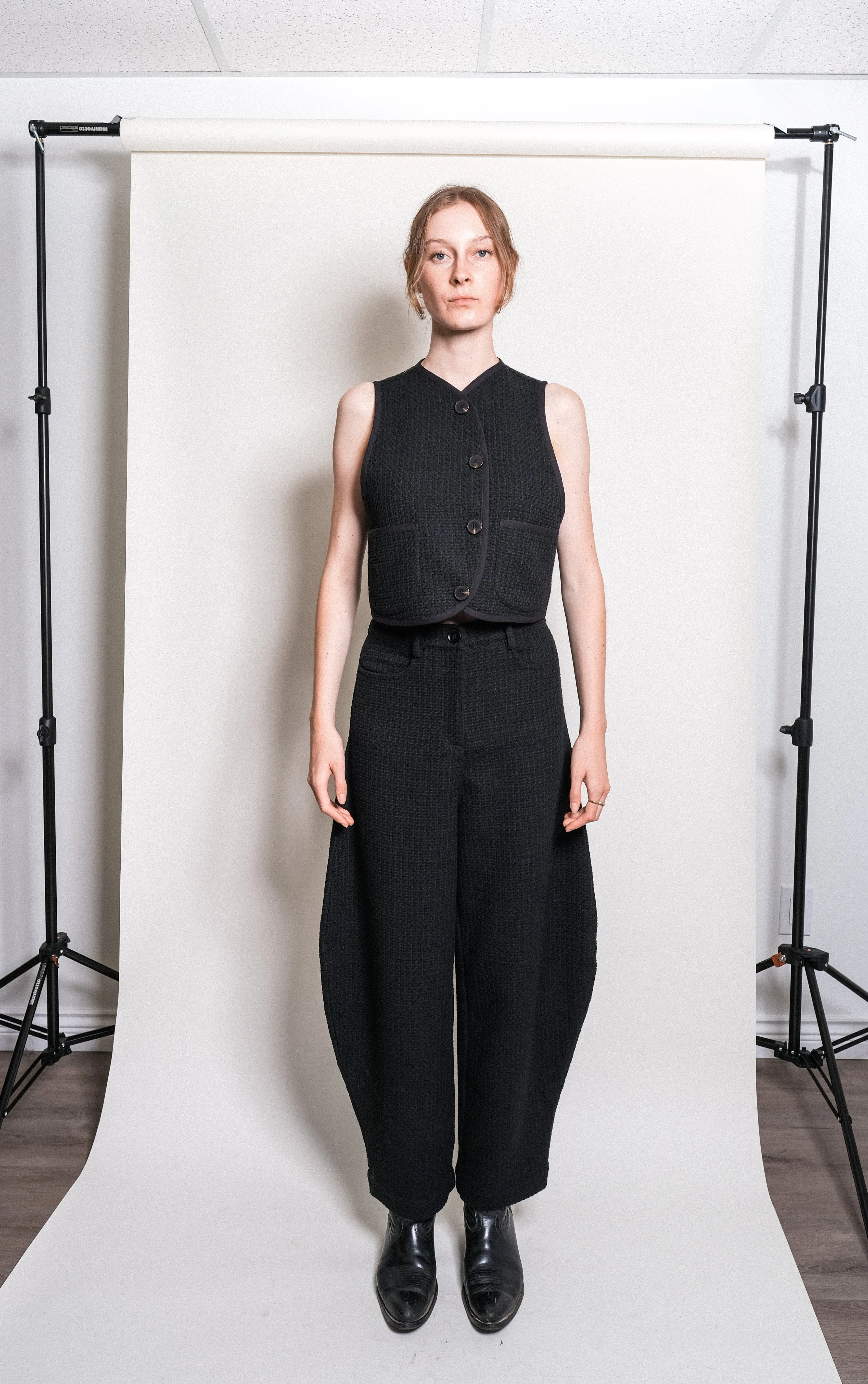 Chelito Vest in Black sold by et Tigre product image thumbnail 4